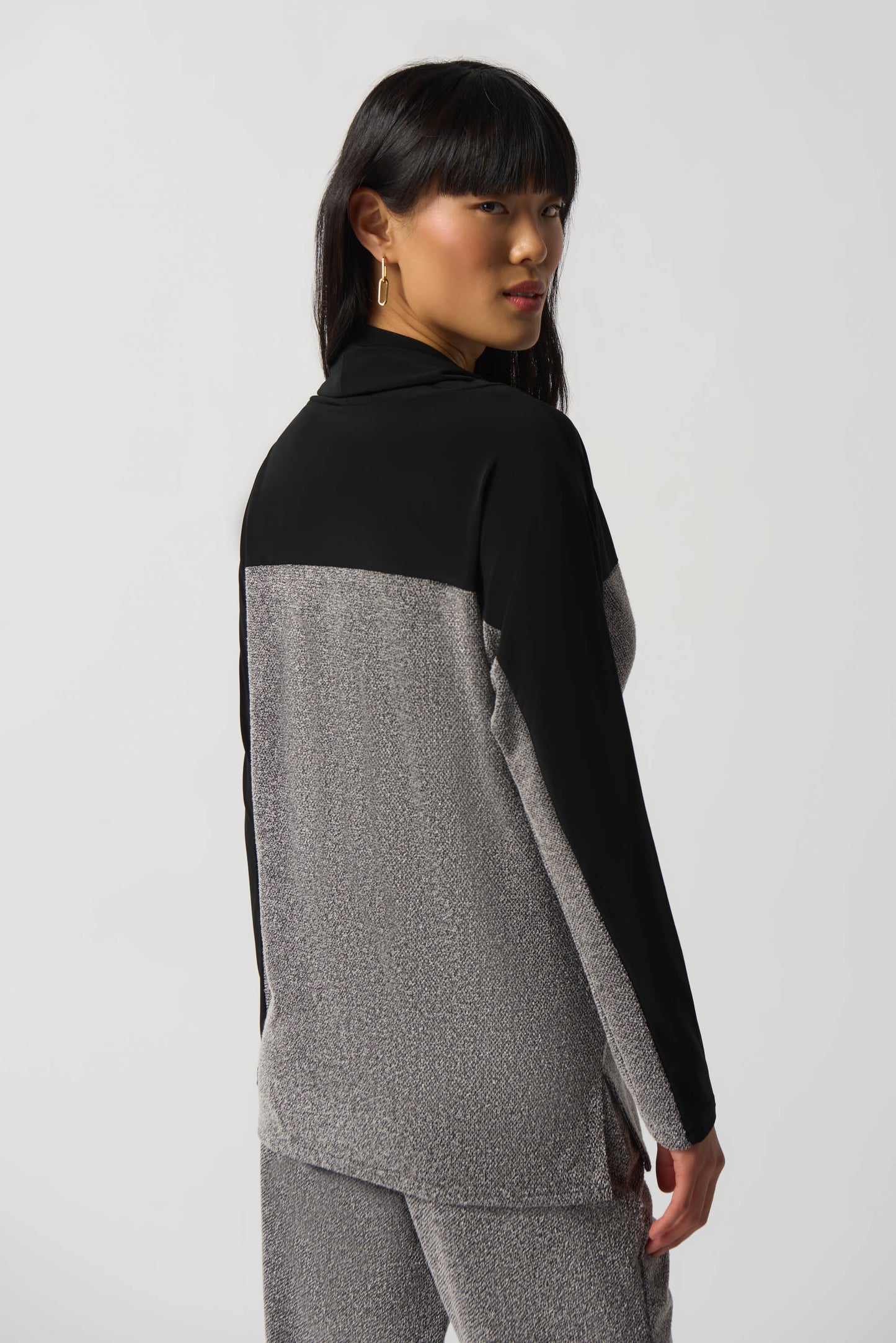 Sudadera gris y negro con brillo 233083