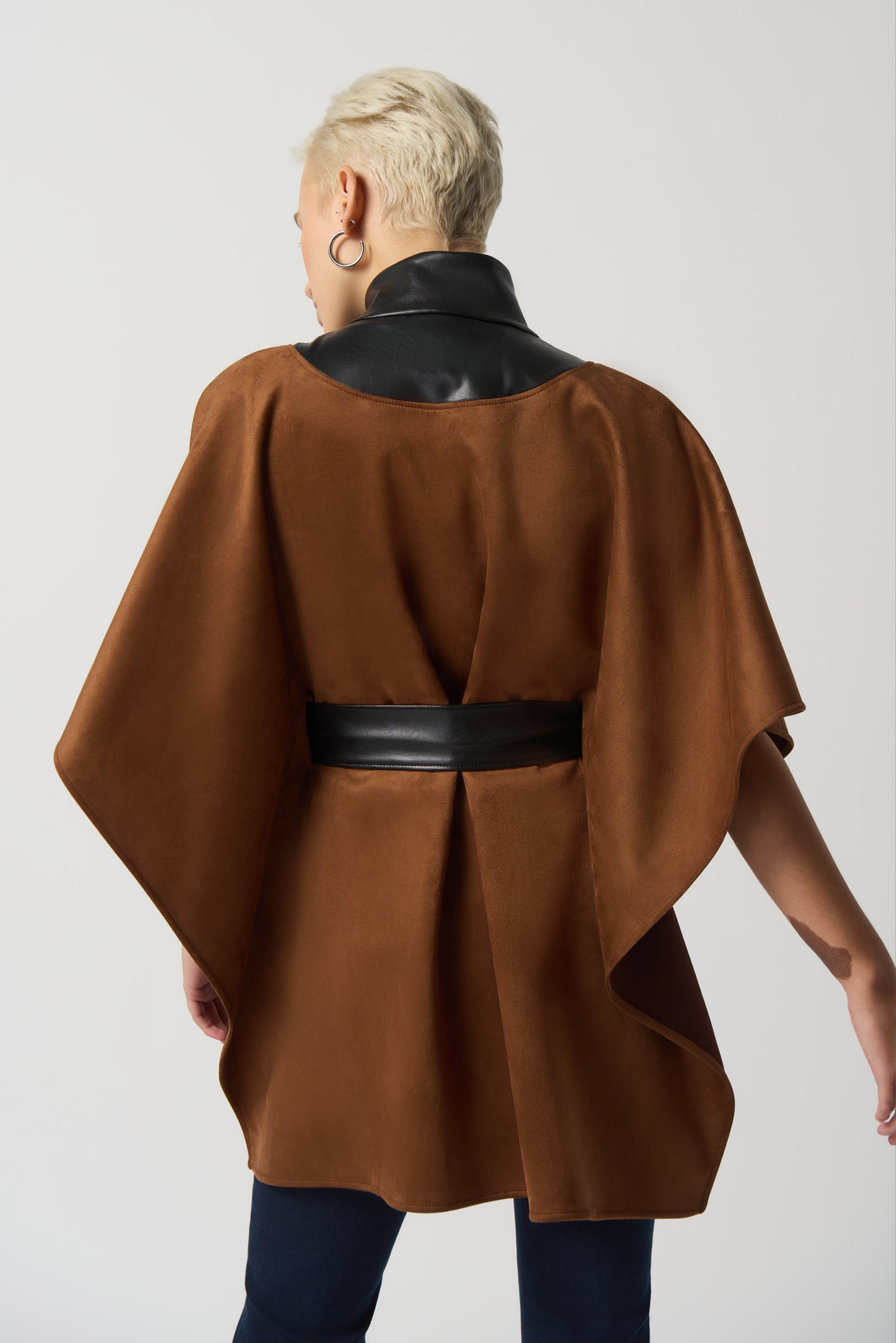 Capa gamuza y piel sintetica caramelo y negro 233299