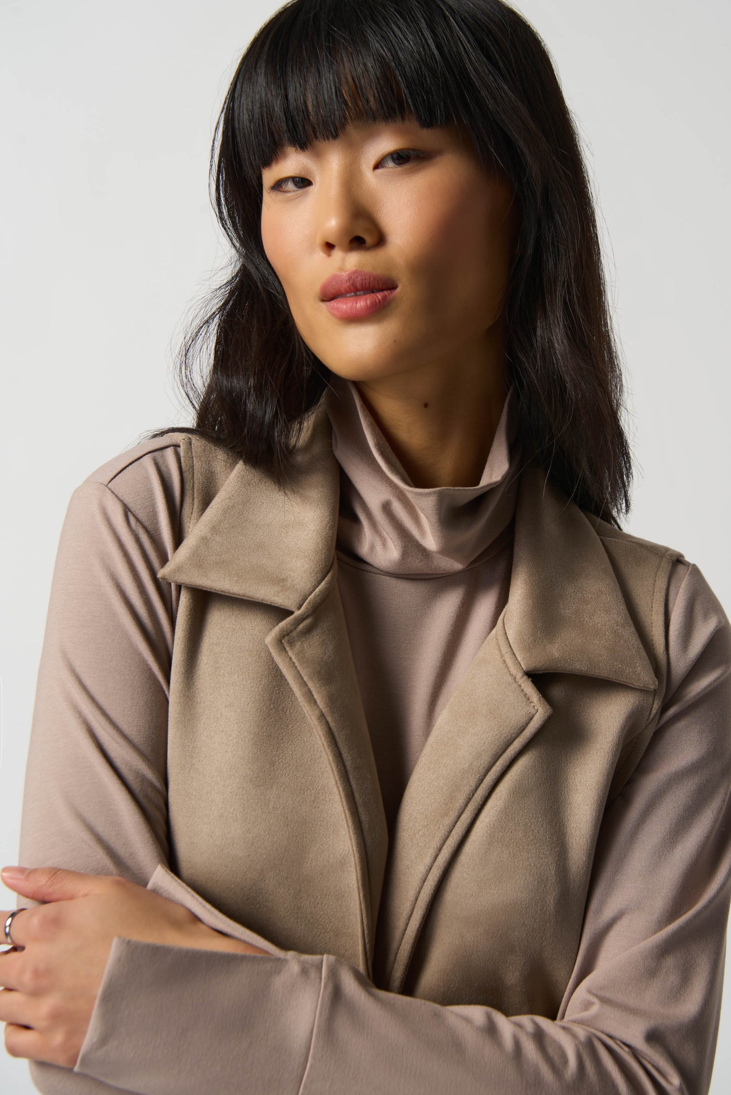 Chaleco de gamuza camel 233300