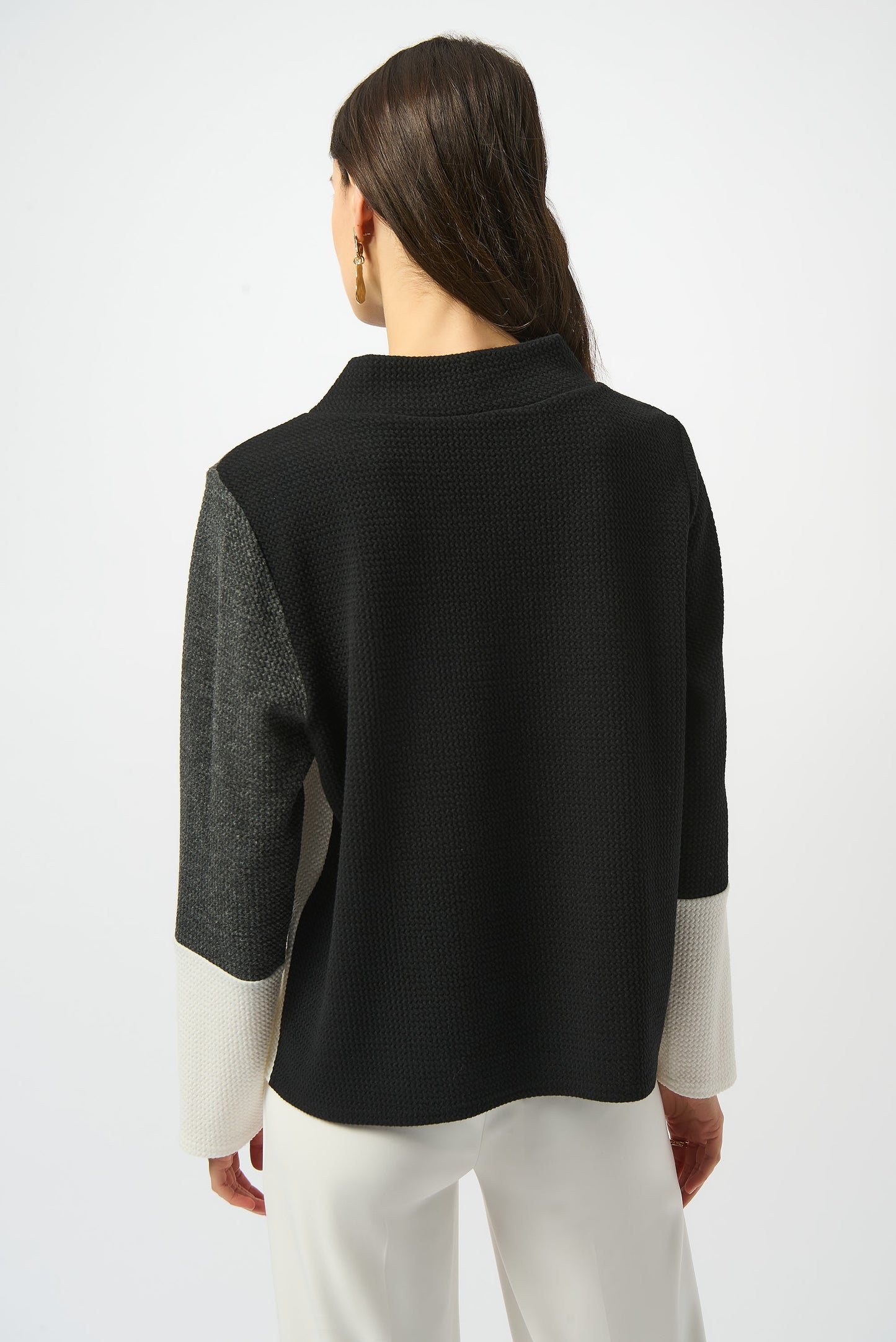 Blusa boxy de jacquard con bloques de color gris y negro 253236