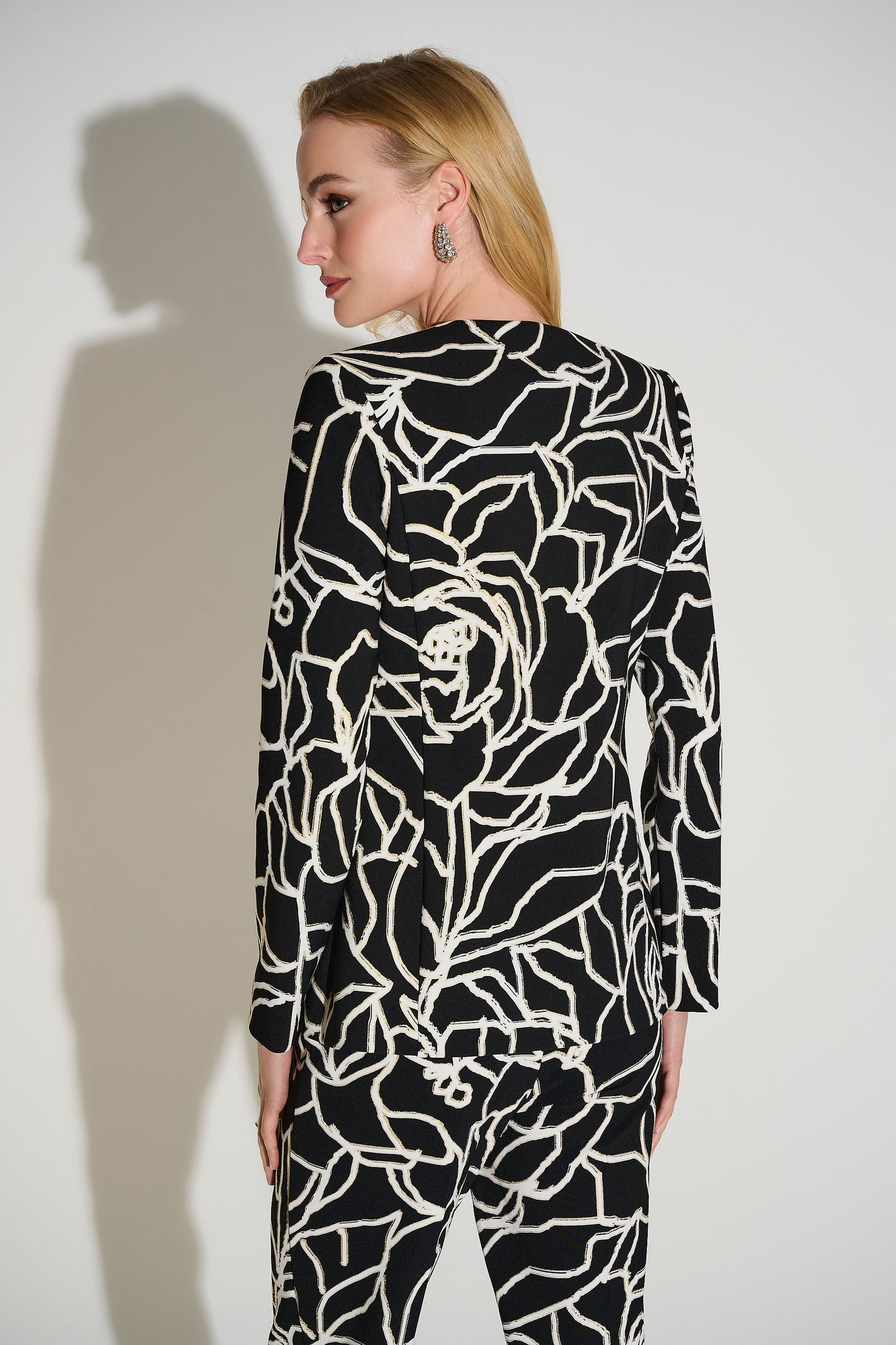 Blazer floral con acabado metalizado negro 253781 | Signature