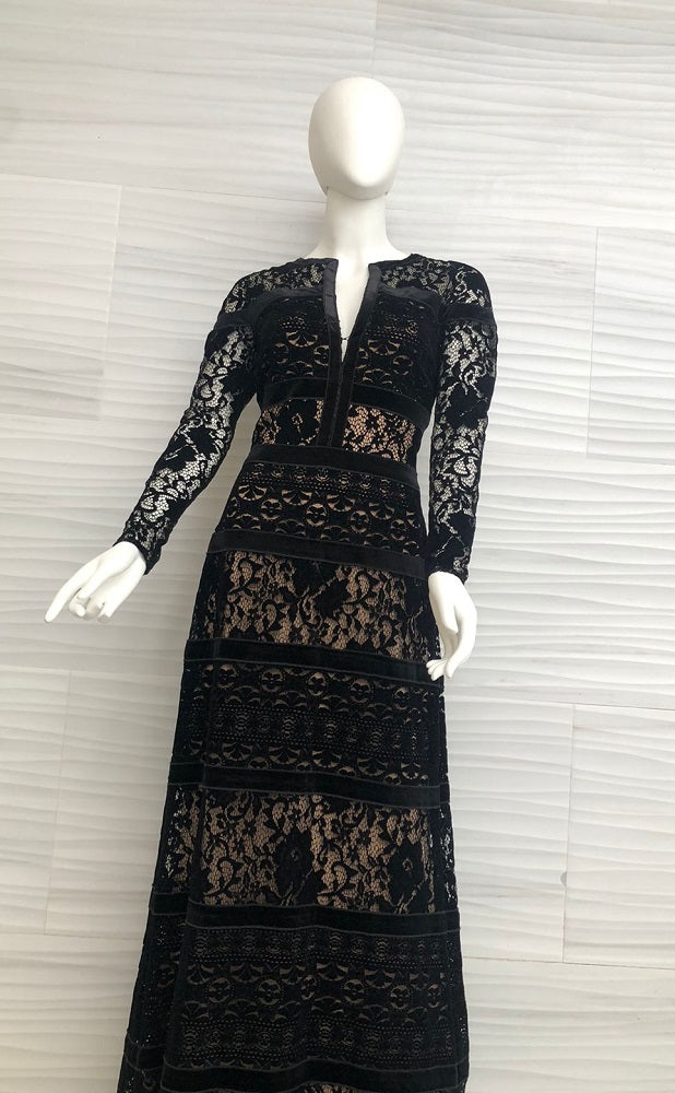 Vestido negro de terciopelo y inserciones de encaje, manga larga AUM16551L DIBRA