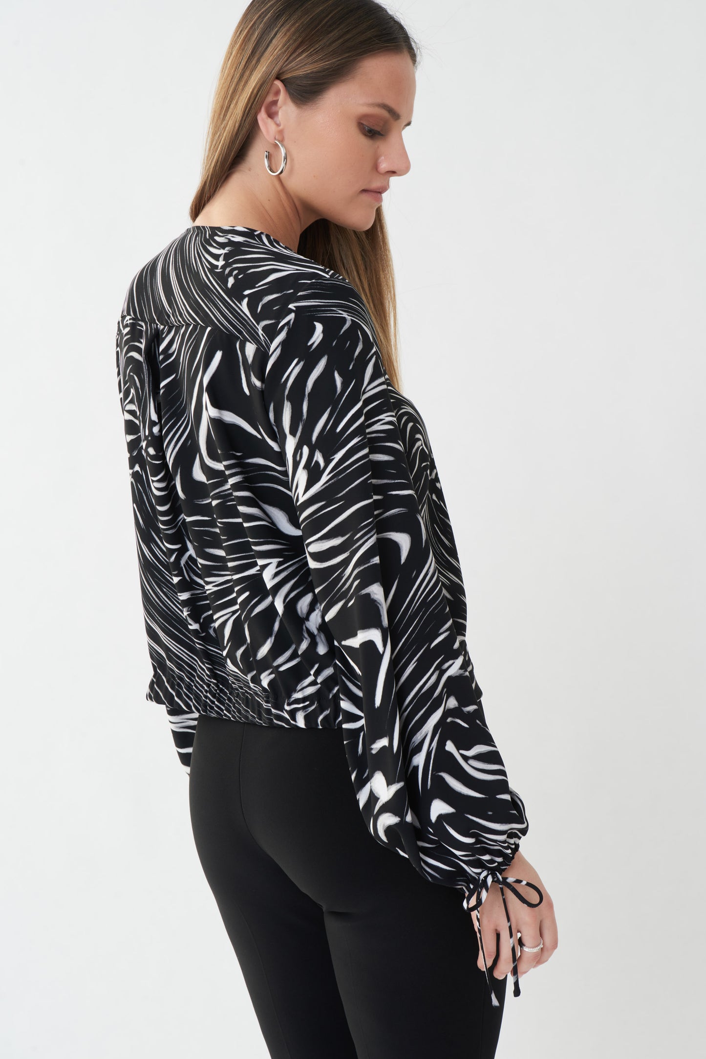 Chaqueta animal print blanco y negro 223035