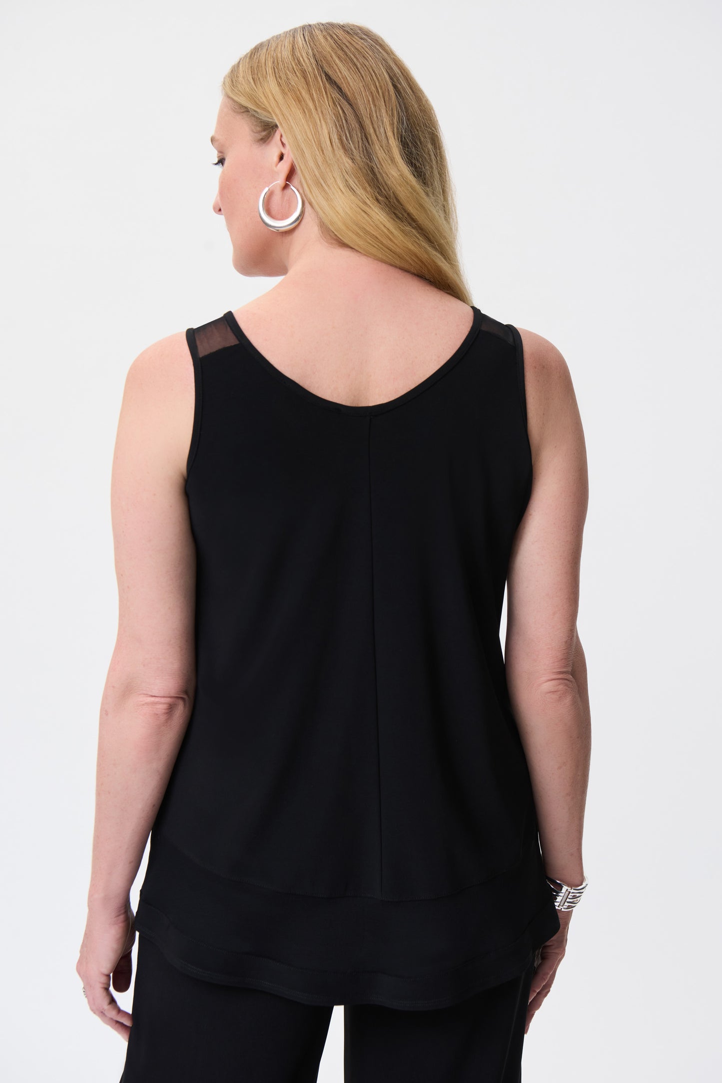 Top negro con transparencia 231125