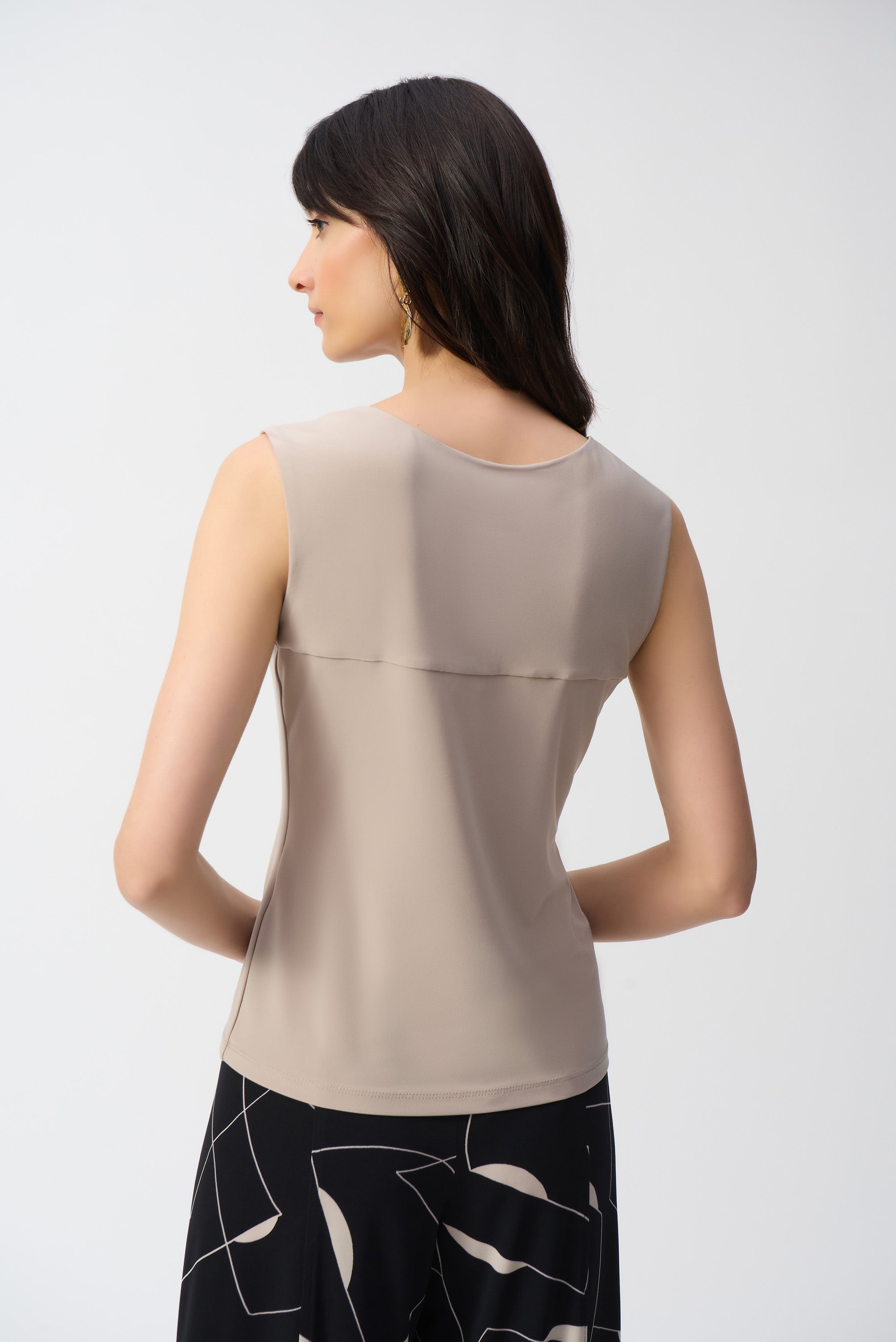 Camisola clásica con escote cuadrado Arena 143132S25