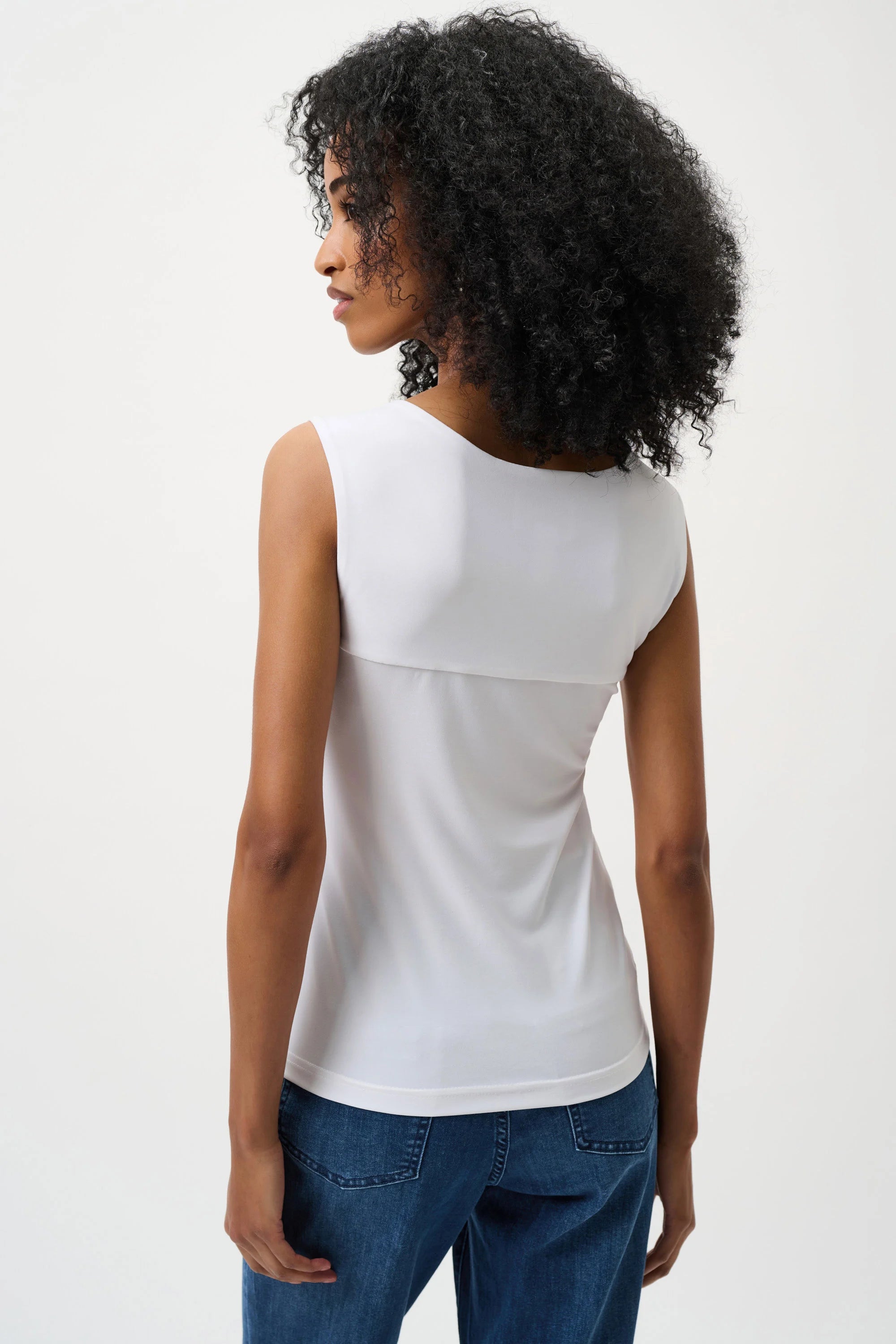 Blusa clásica con escote cuadrado blanco 143132