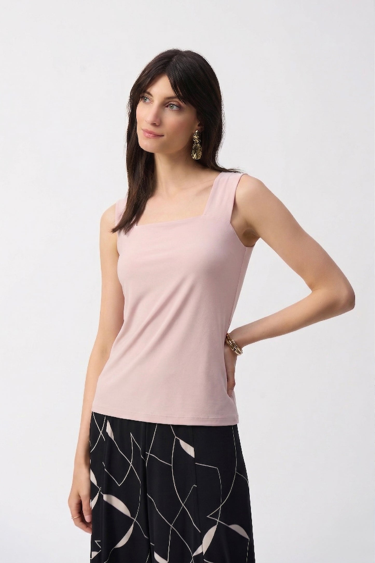 Blusa clásica con escote cuadrado rosa pétalo 143132