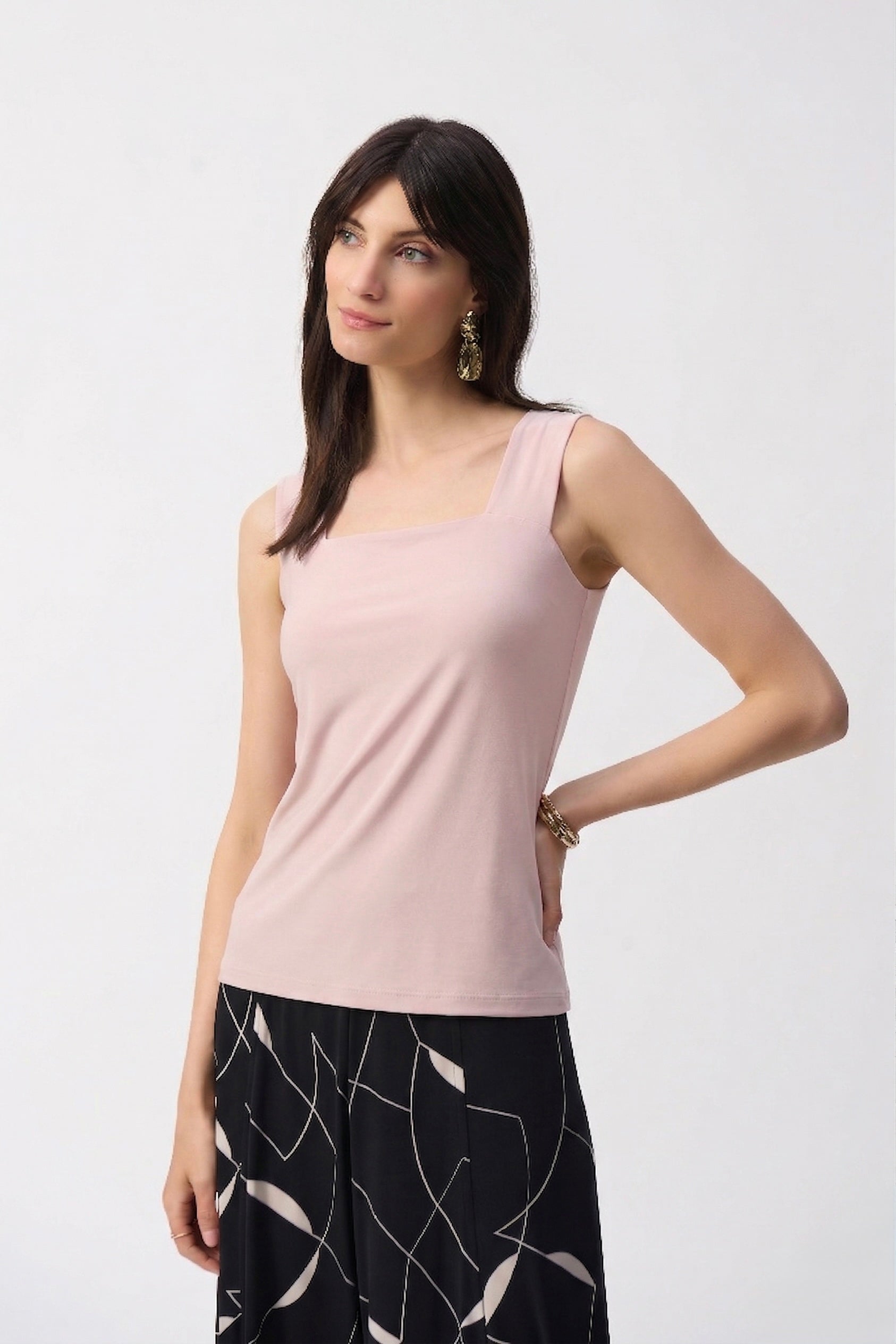 Blusa clásica con escote cuadrado rosa pétalo 143132