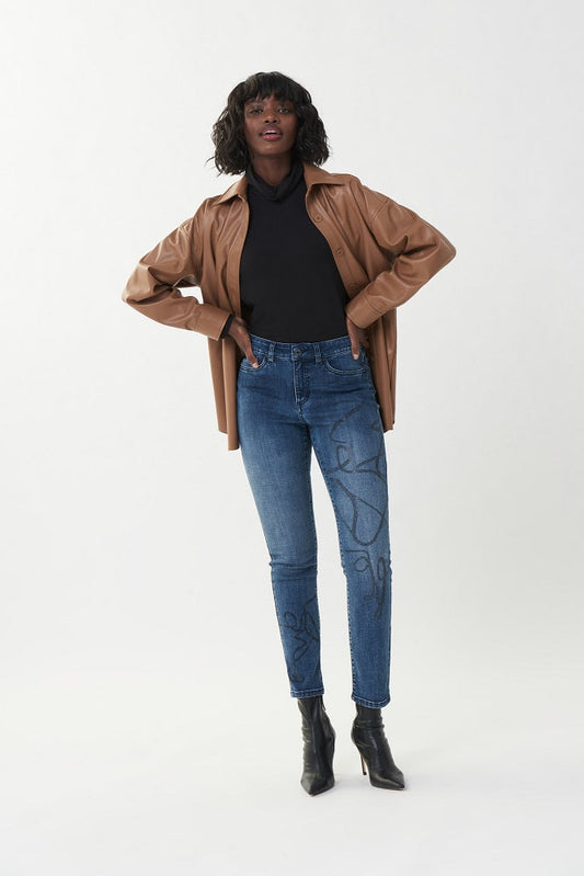 Pantalón vaquero con diseño en pedrería 223935