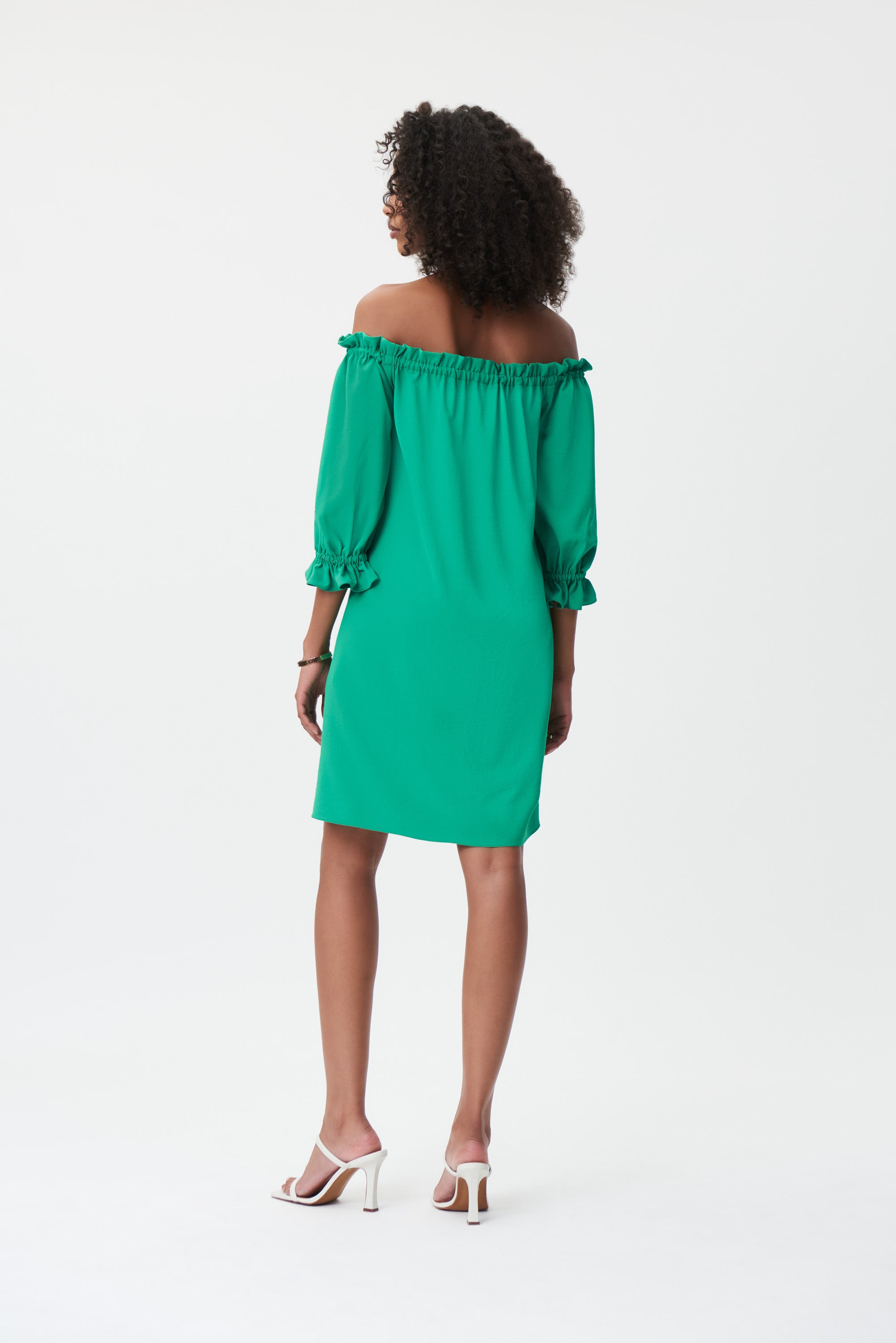 Vestido verde sin hombros 232193