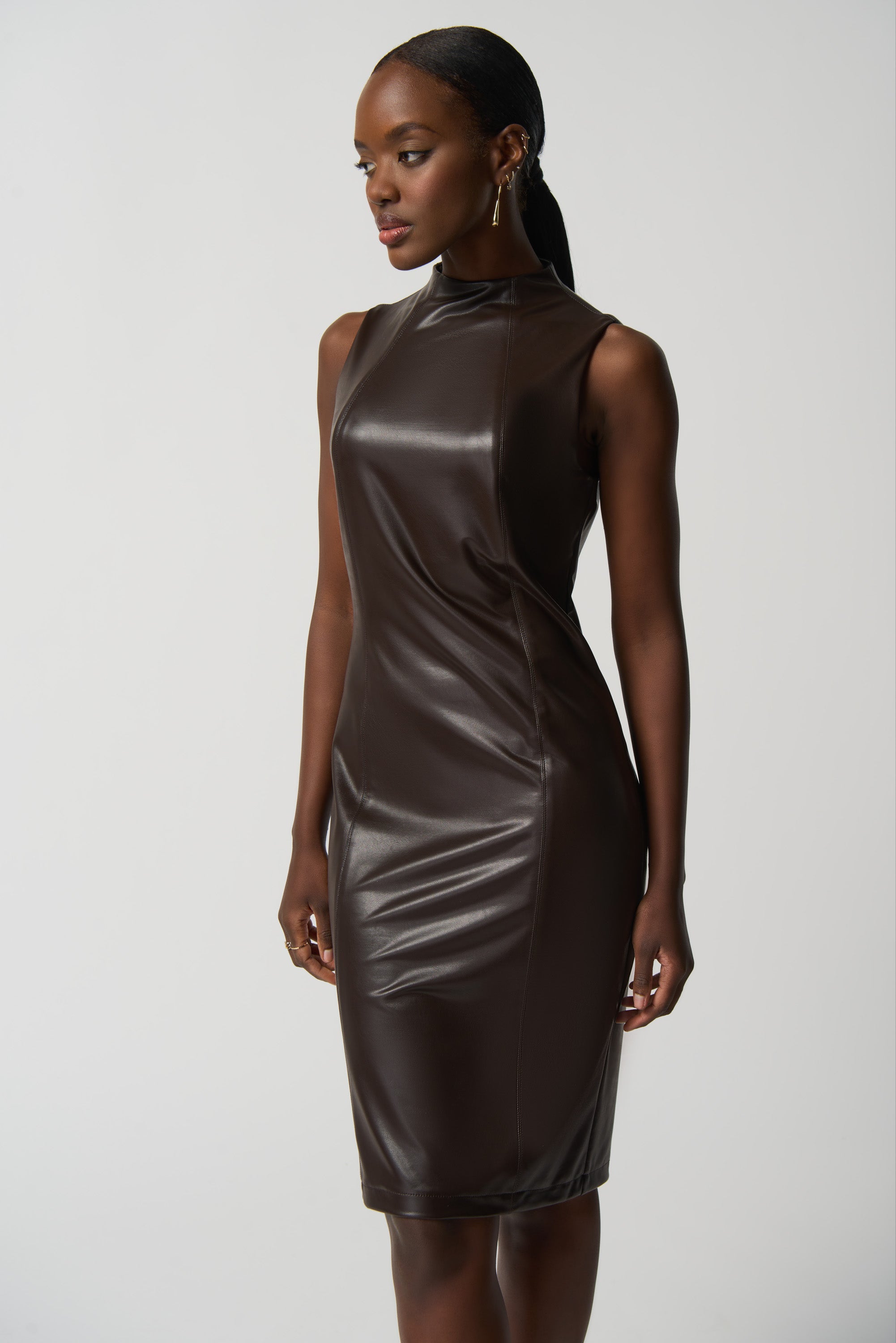 Vestido de piel sintetica moka 233010