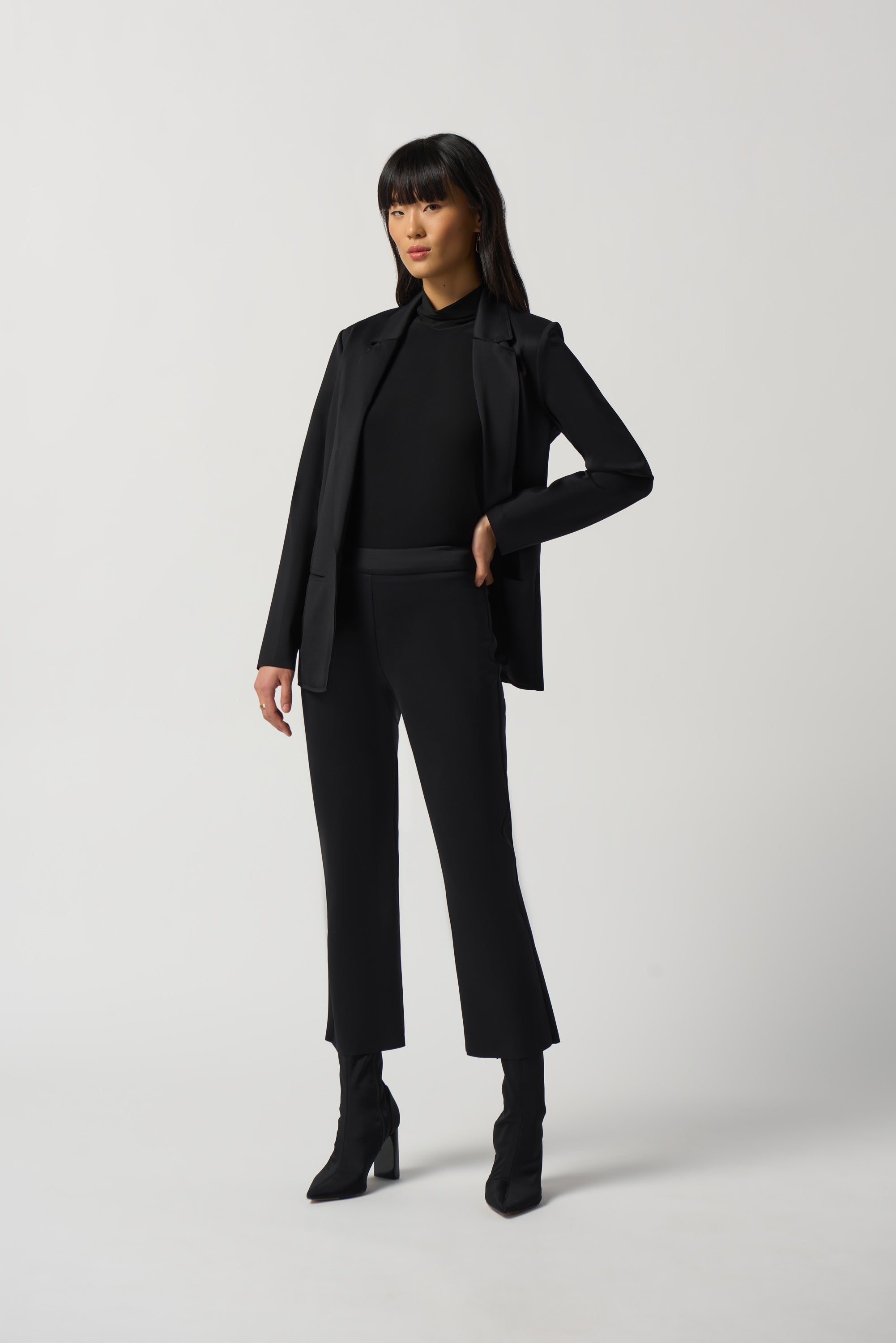 Pantalón acampanado negro 233068