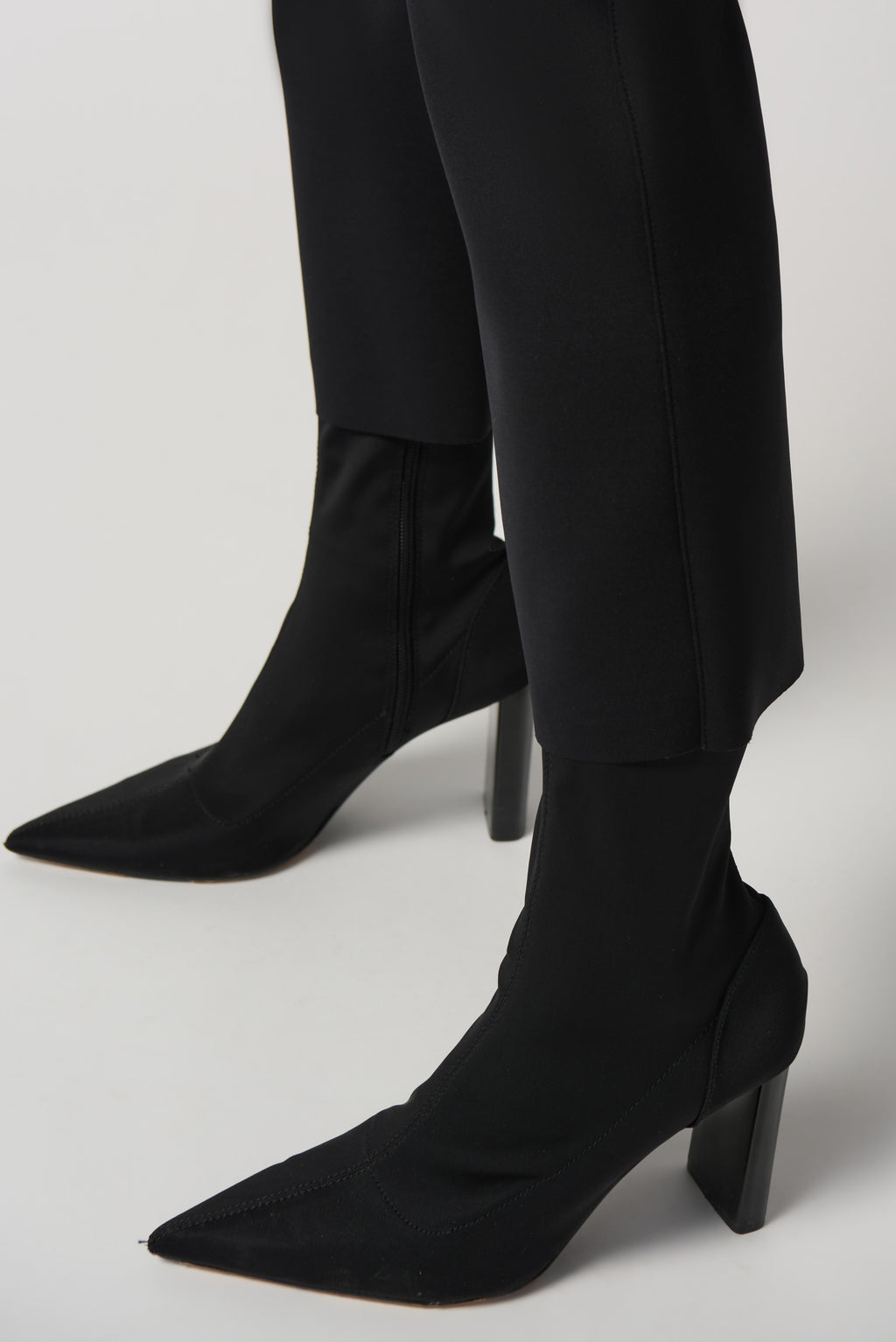 Pantalón acampanado negro 233068