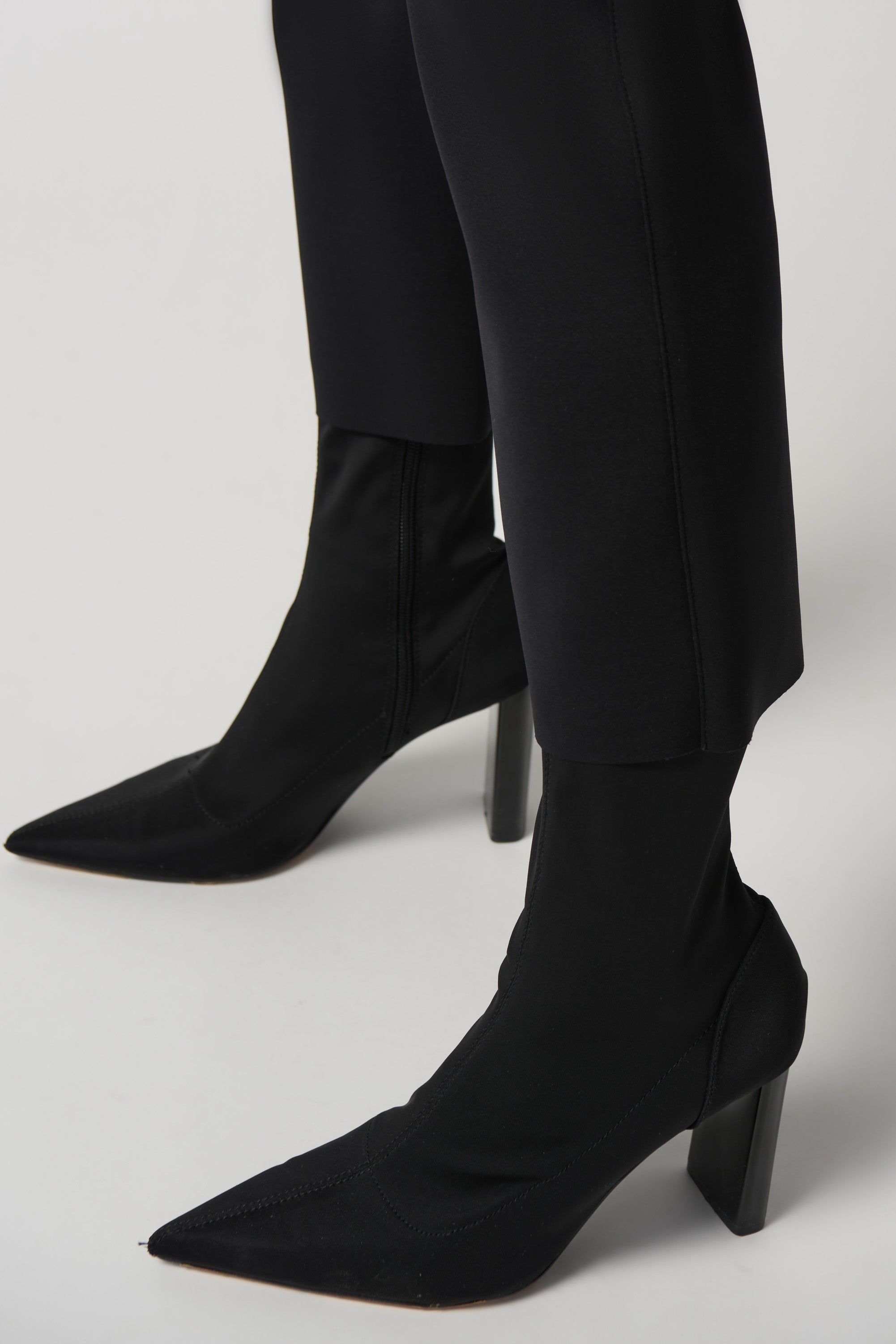 Pantalón acampanado negro 233068