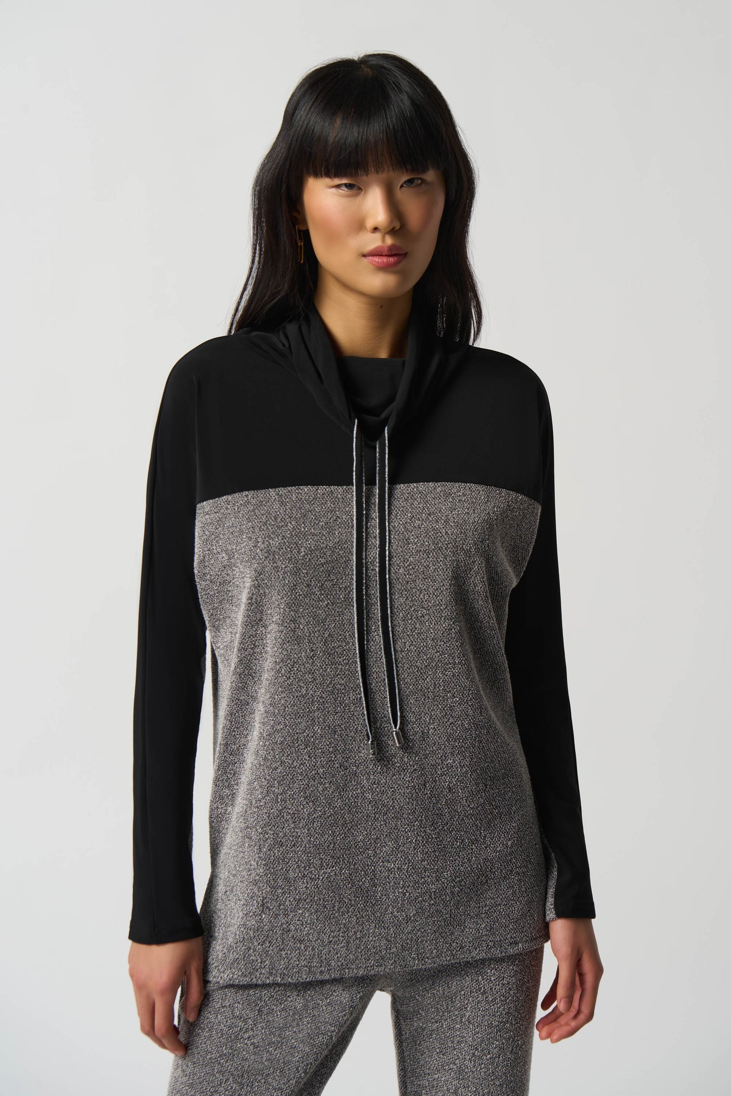 Sudadera gris y negro con brillo 233083