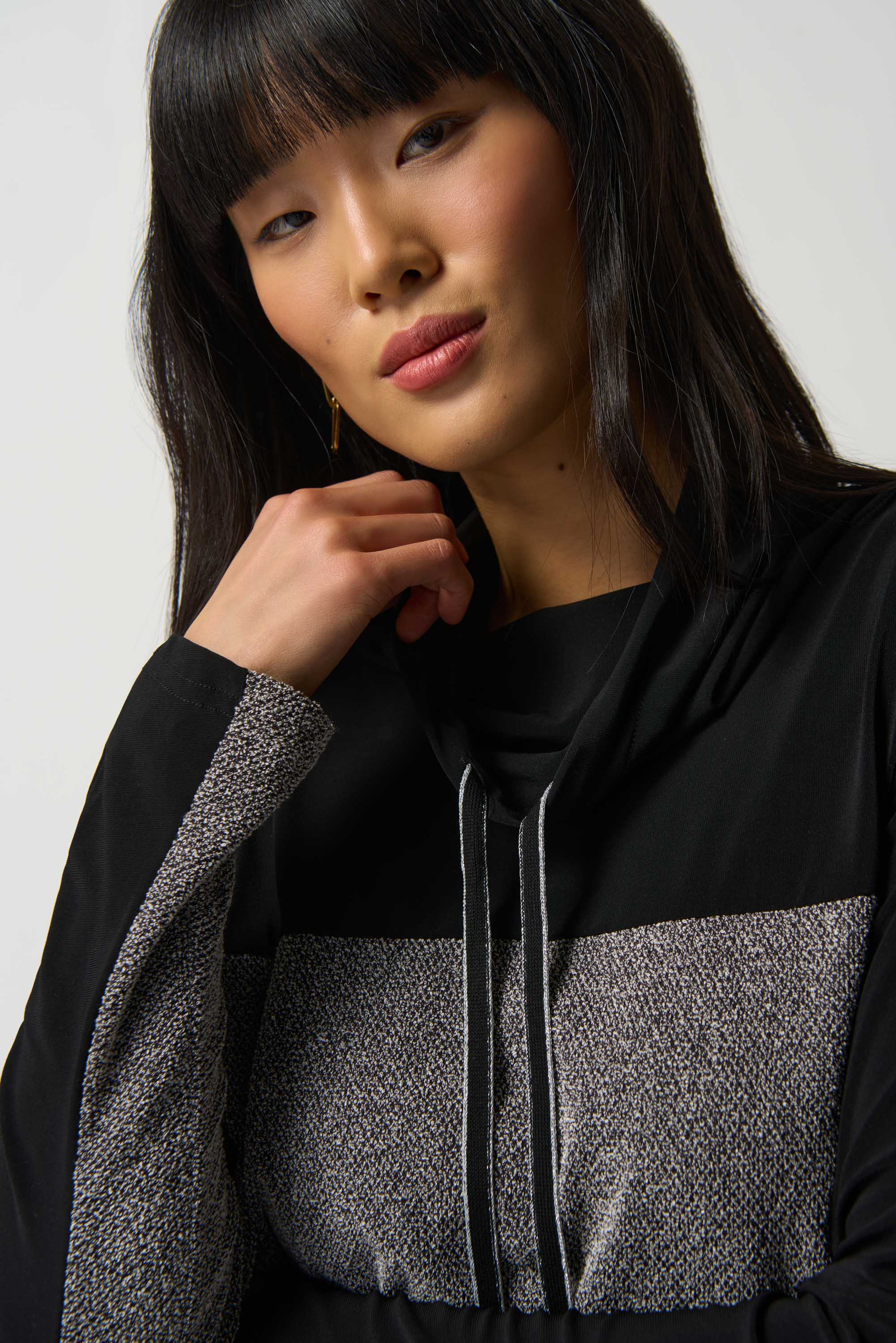 Sudadera gris y negro con brillo 233083