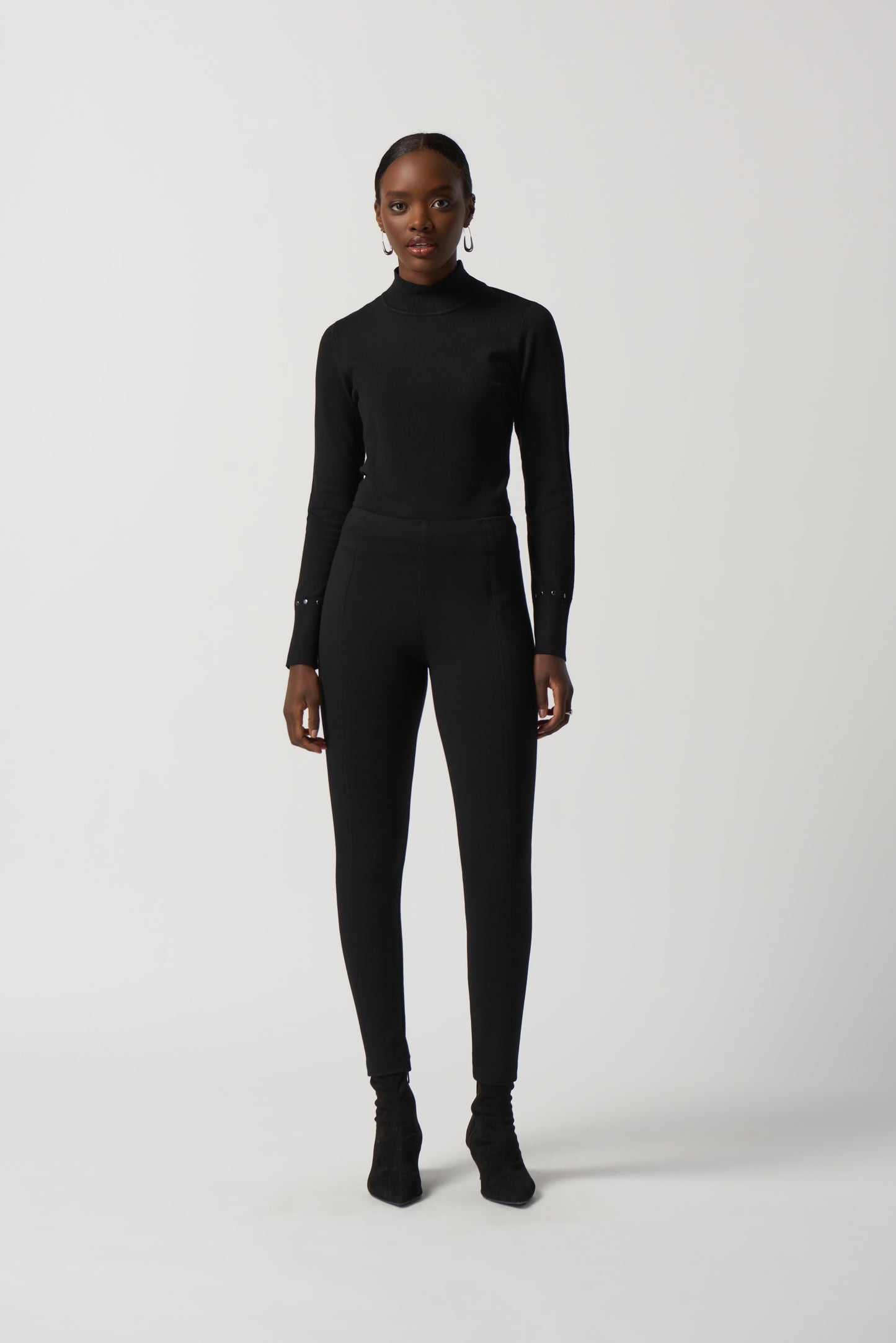 Pantalón ajustado de punto negro 233089