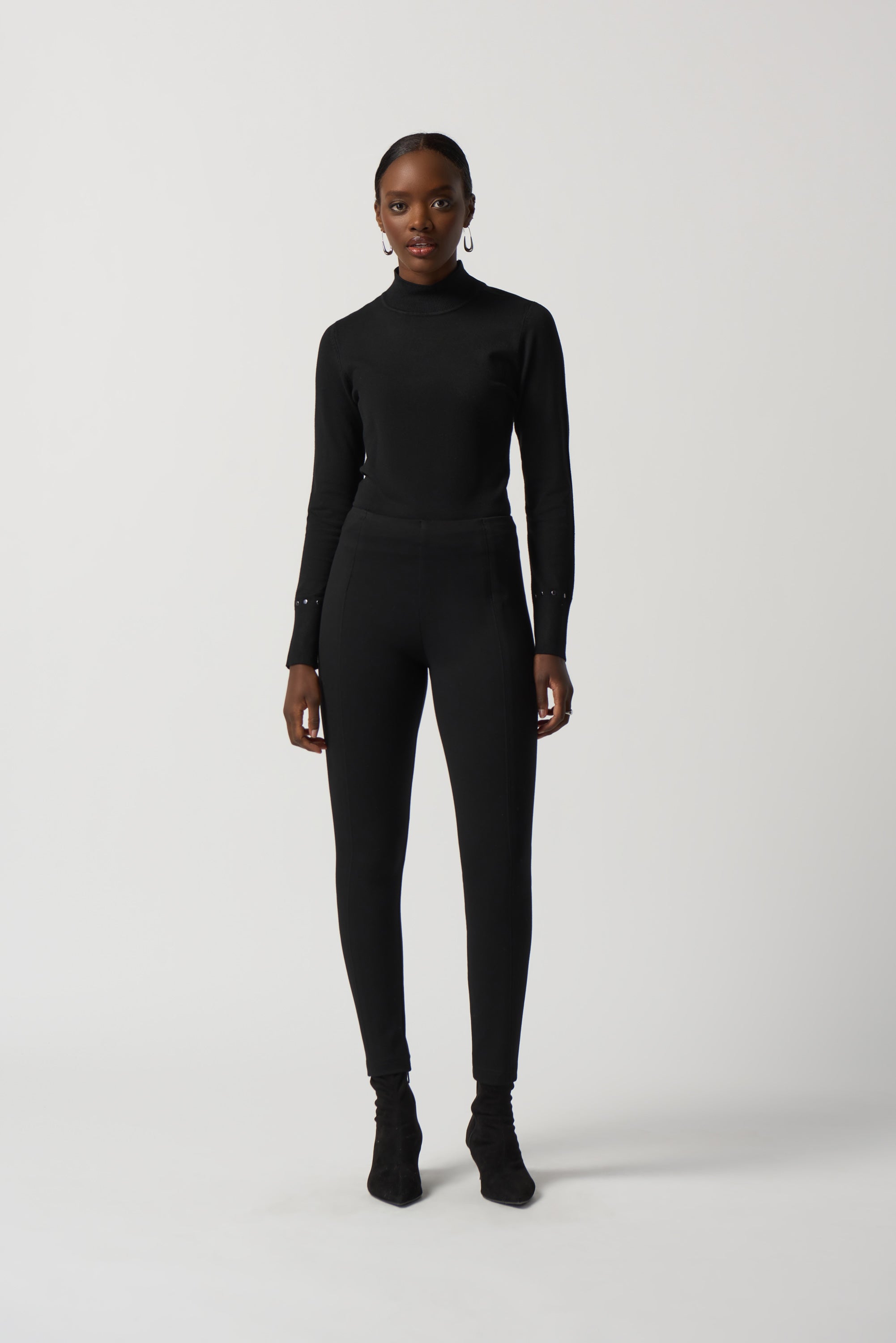 Pantalón ajustado de punto negro 233089
