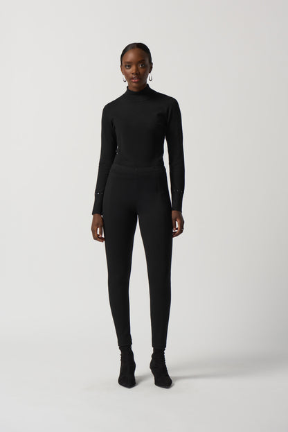 Pantalón ajustado de punto negro 233089