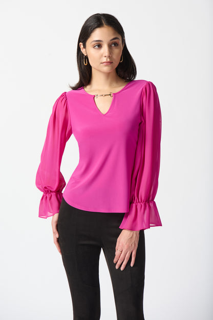 Blusa de mangas con volantes fucsia 233111