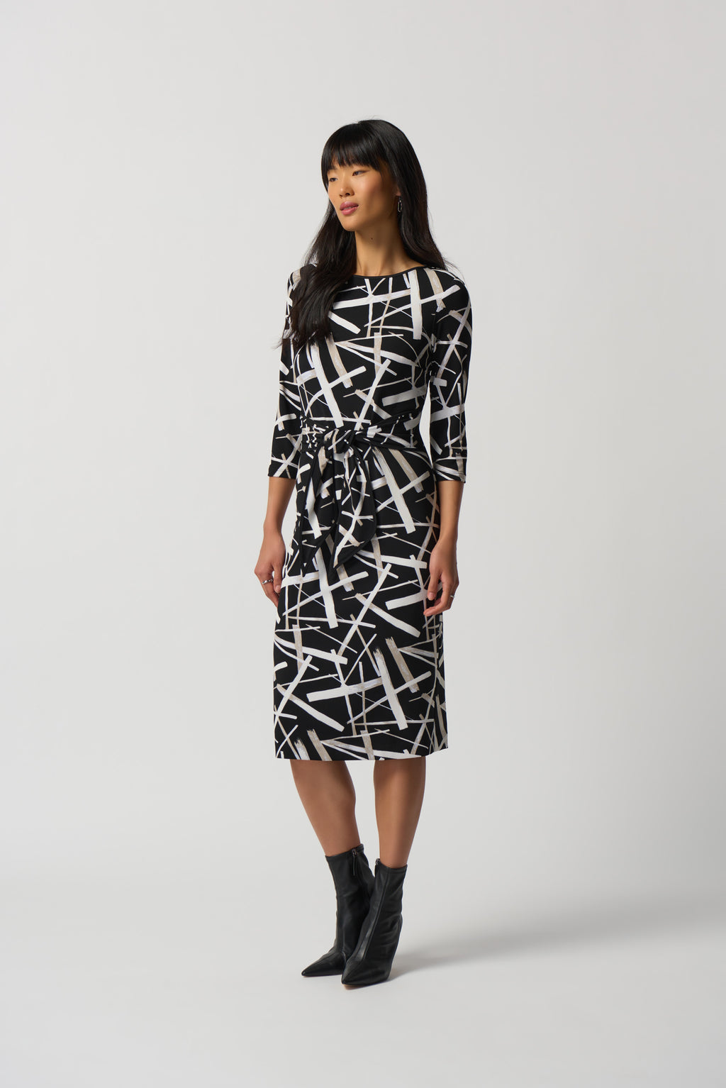 Vestido de tubo negro estampado 233175