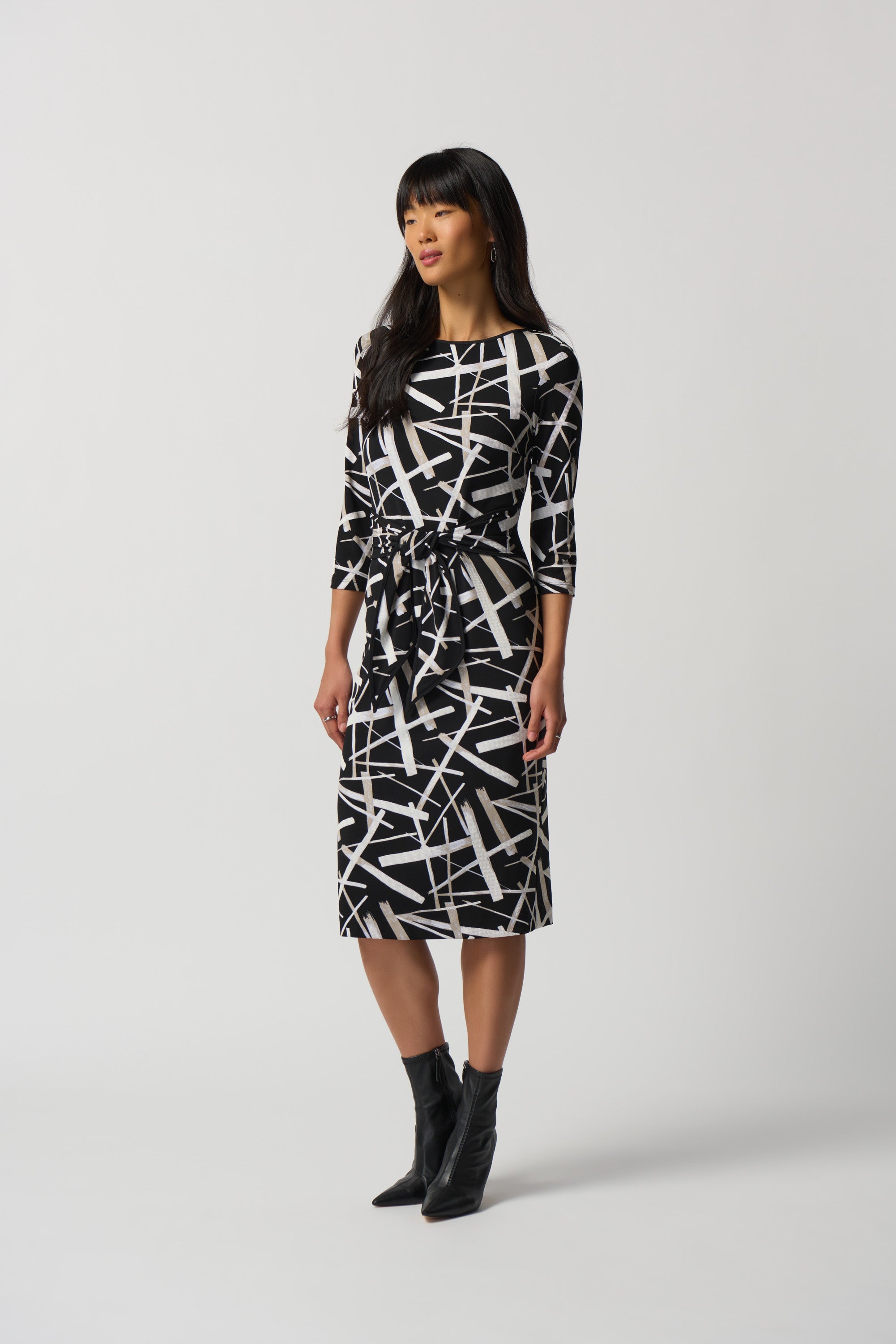 Vestido de tubo negro estampado 233175