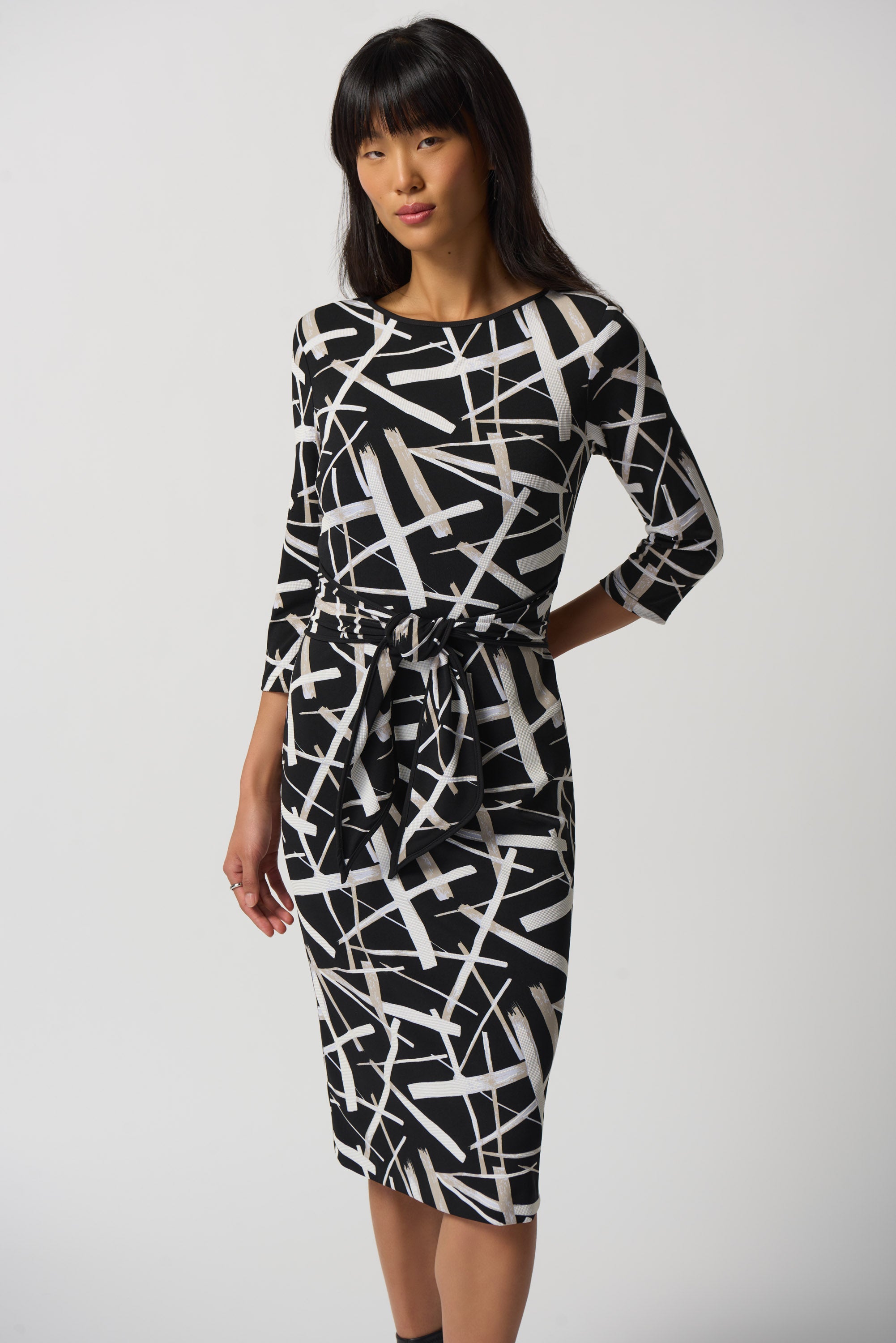Vestido de tubo negro estampado 233175