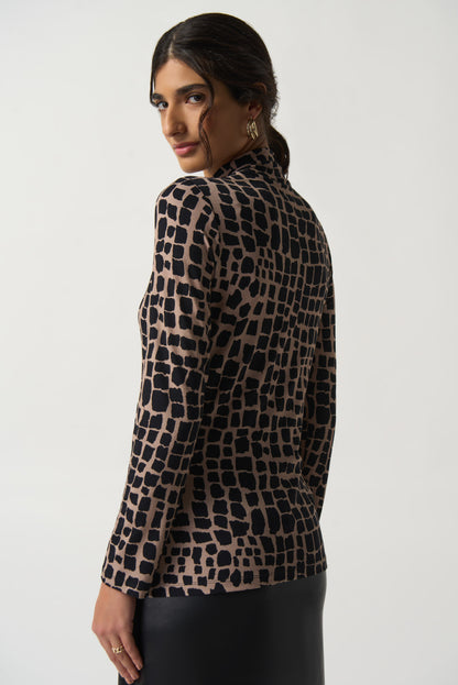 Blusa cuello alto animal print 233290