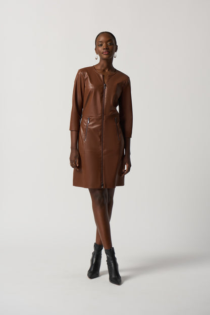 Vestido línea A de piel sintética café 233920