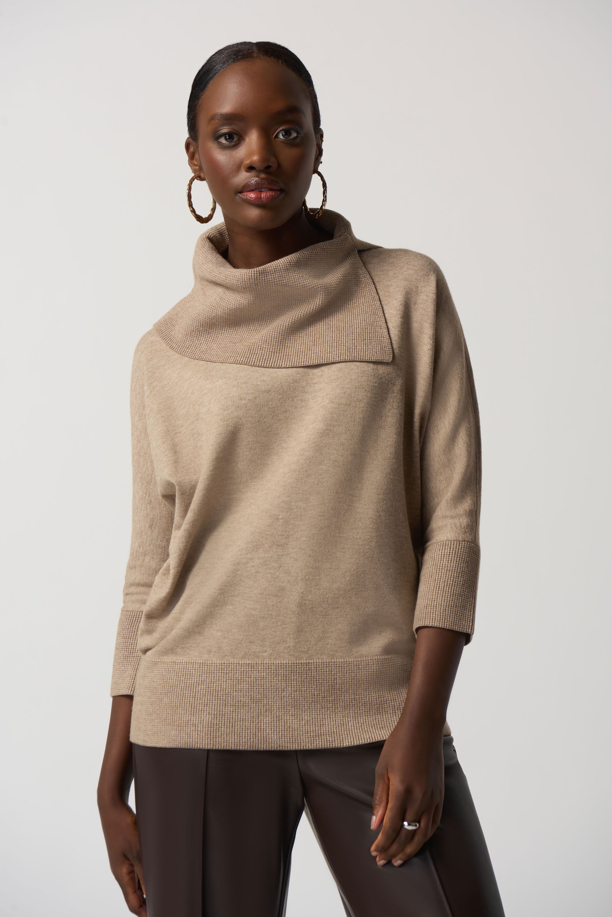 Sueter asimetrico latte 233955