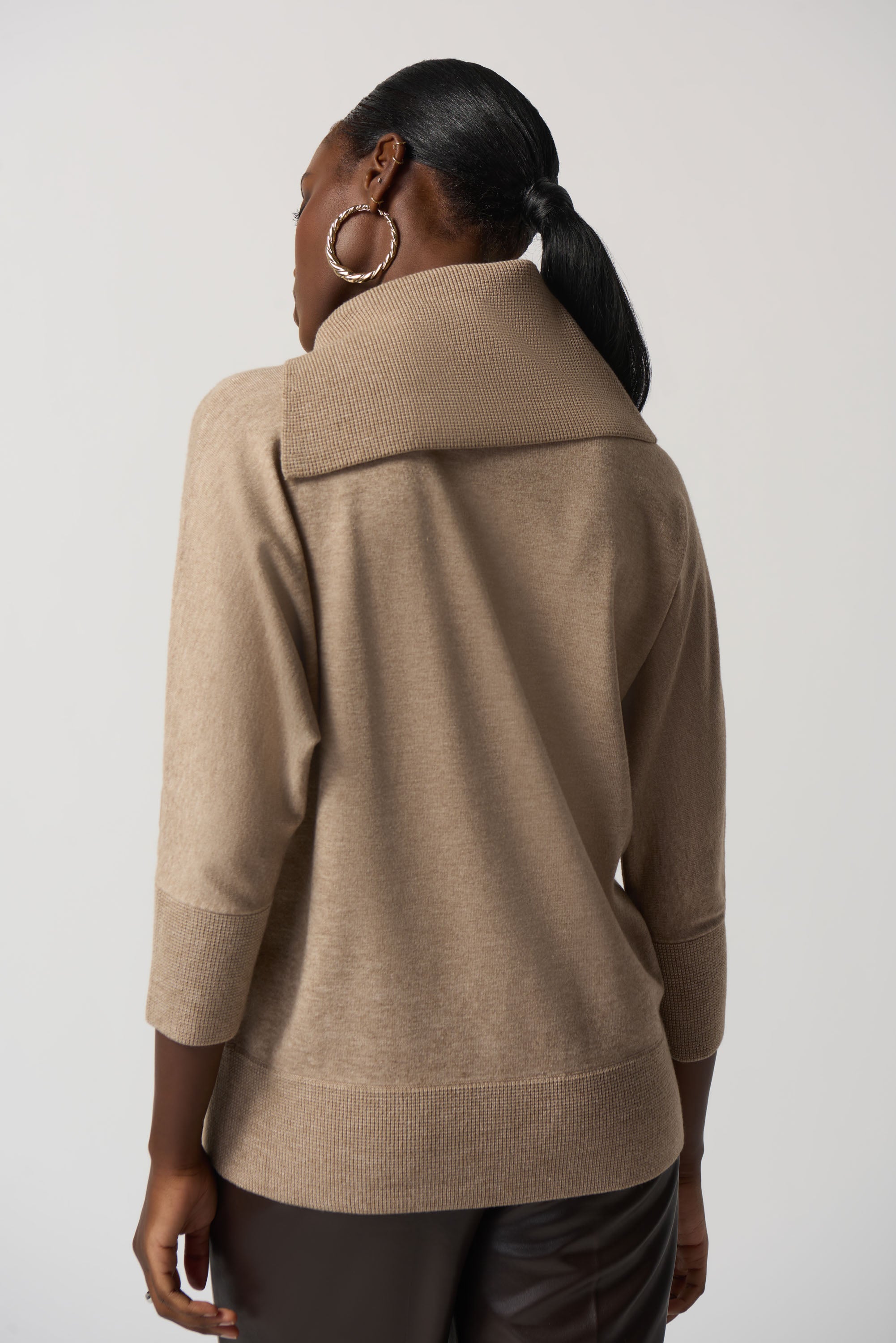 Sueter asimetrico latte 233955