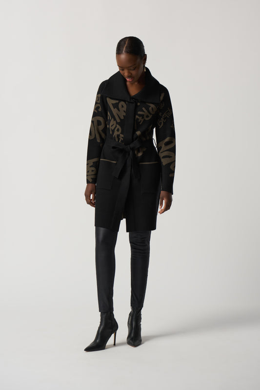 Abrigo con estampado de letras negro 233960