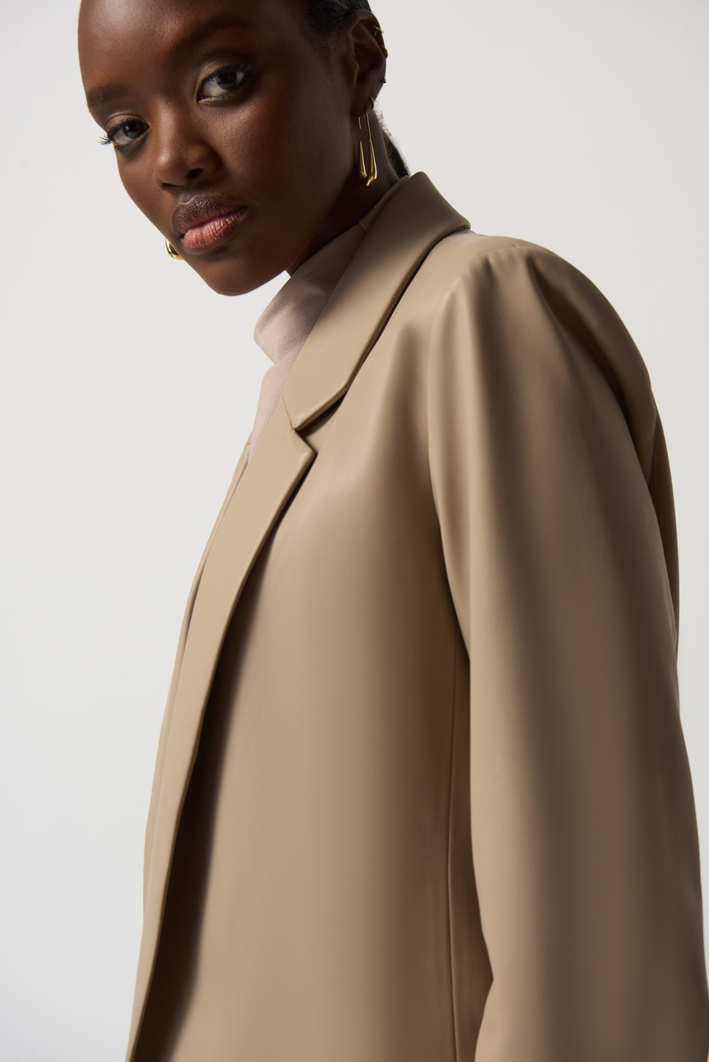 Blazer oversize de piel sintética latte 233963