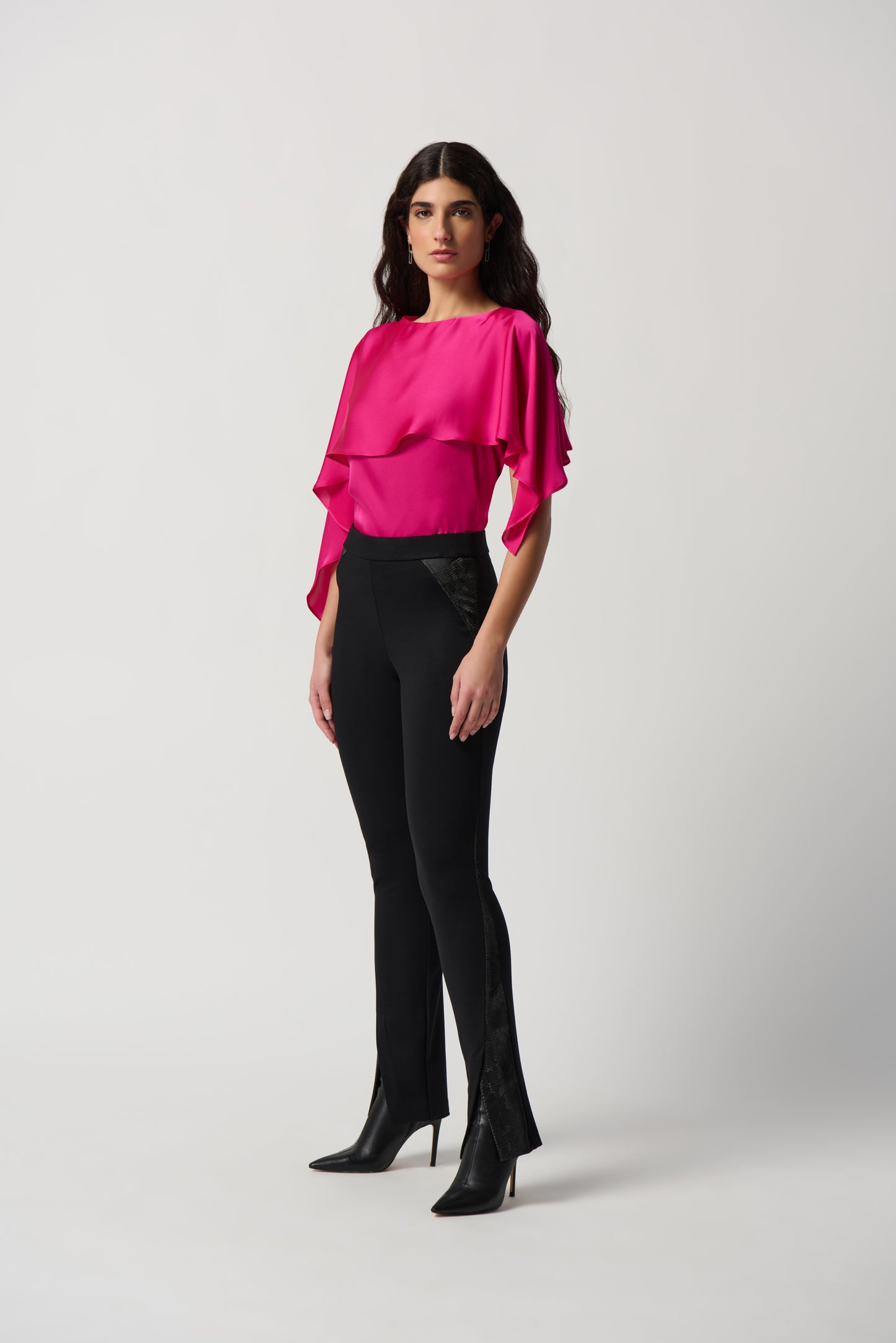 Top satinado con capas fucsia 234023