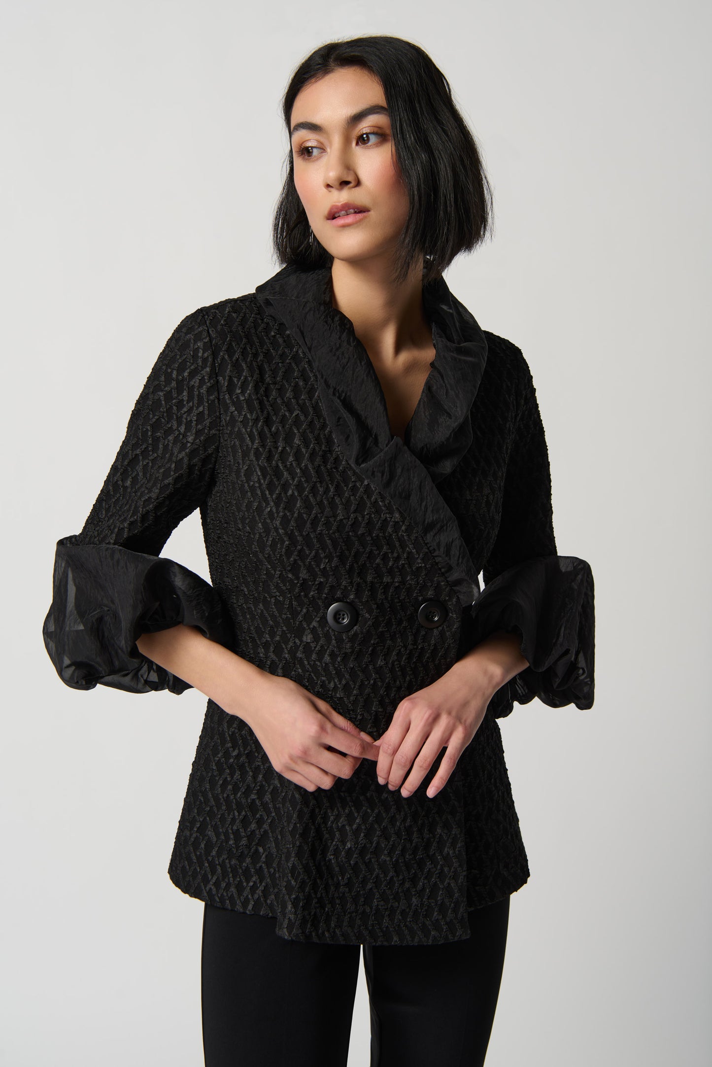 Chaqueta con mangas abullonadas 234039