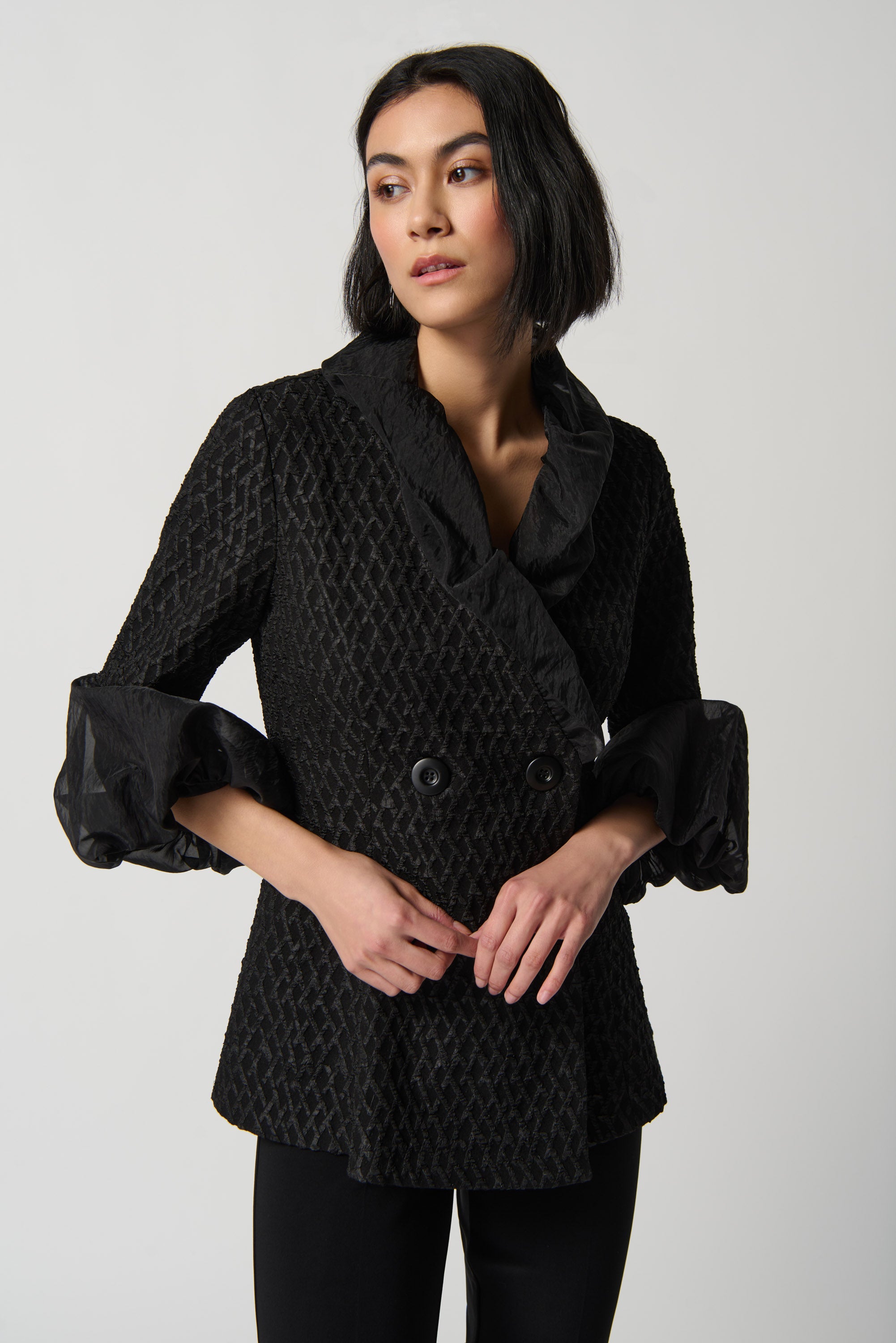 Chaqueta con mangas abullonadas 234039
