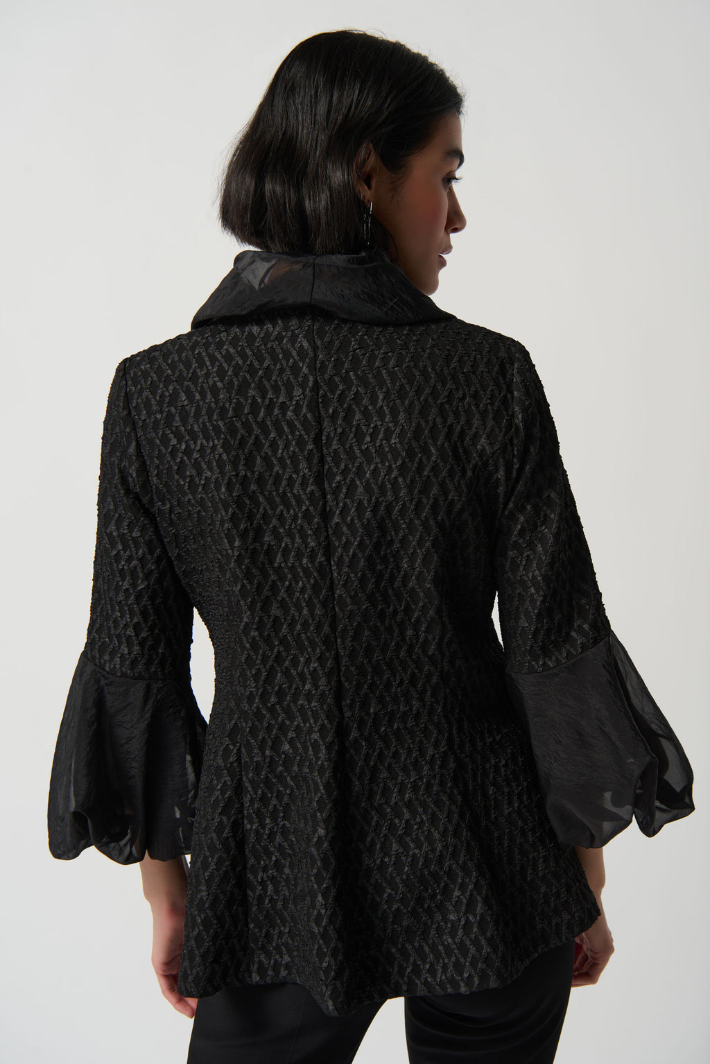 Chaqueta con mangas abullonadas 234039