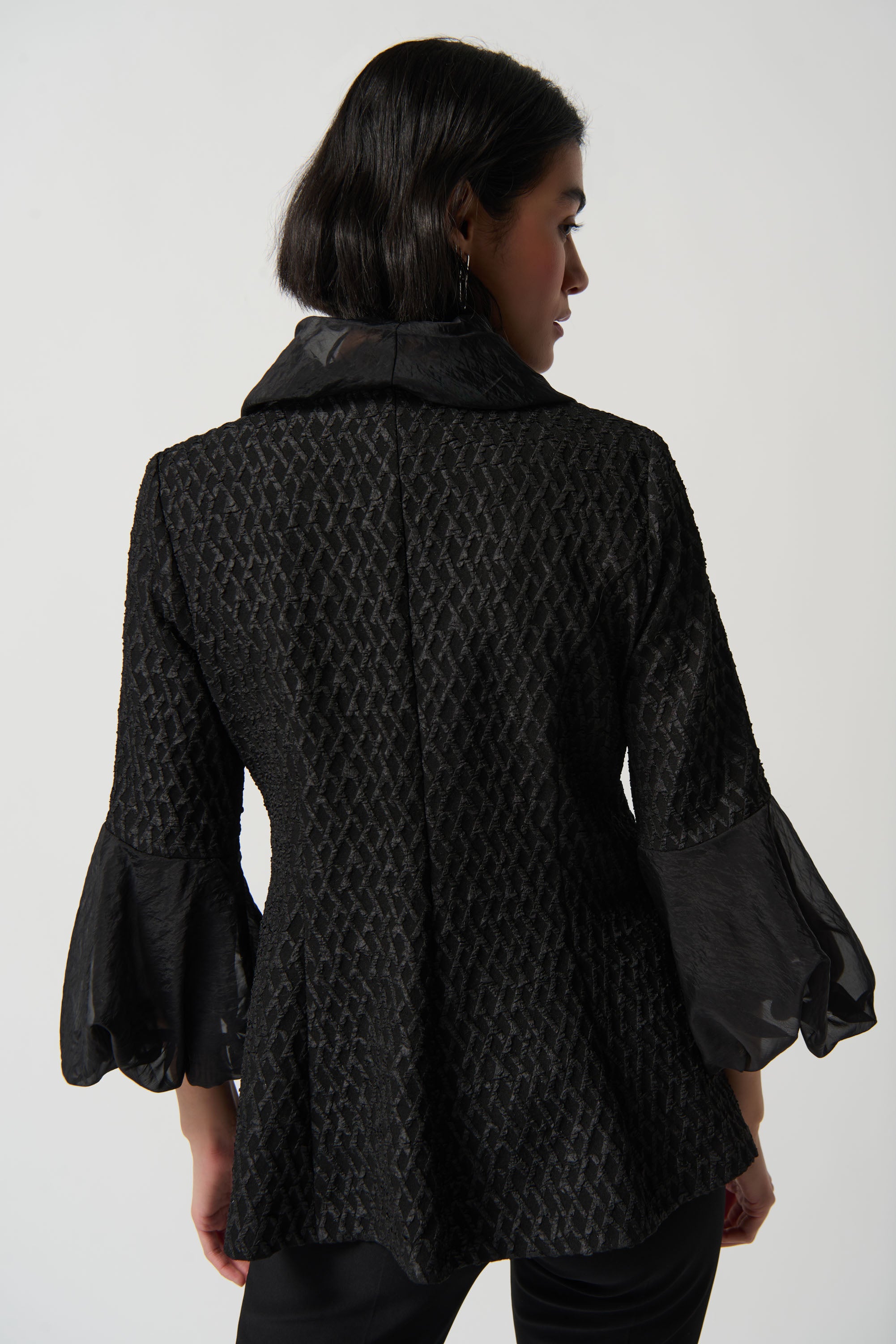 Chaqueta con mangas abullonadas 234039