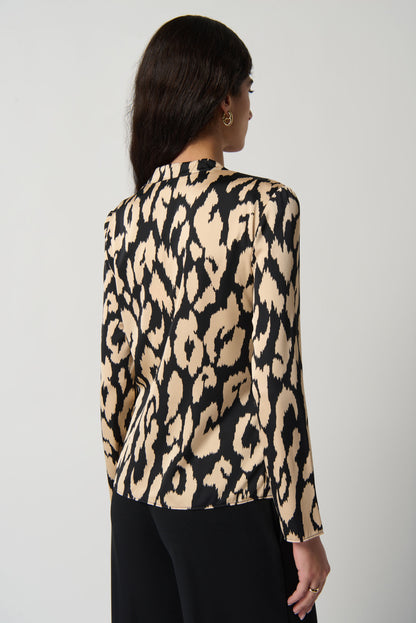 Blusa animal print con escote 234077