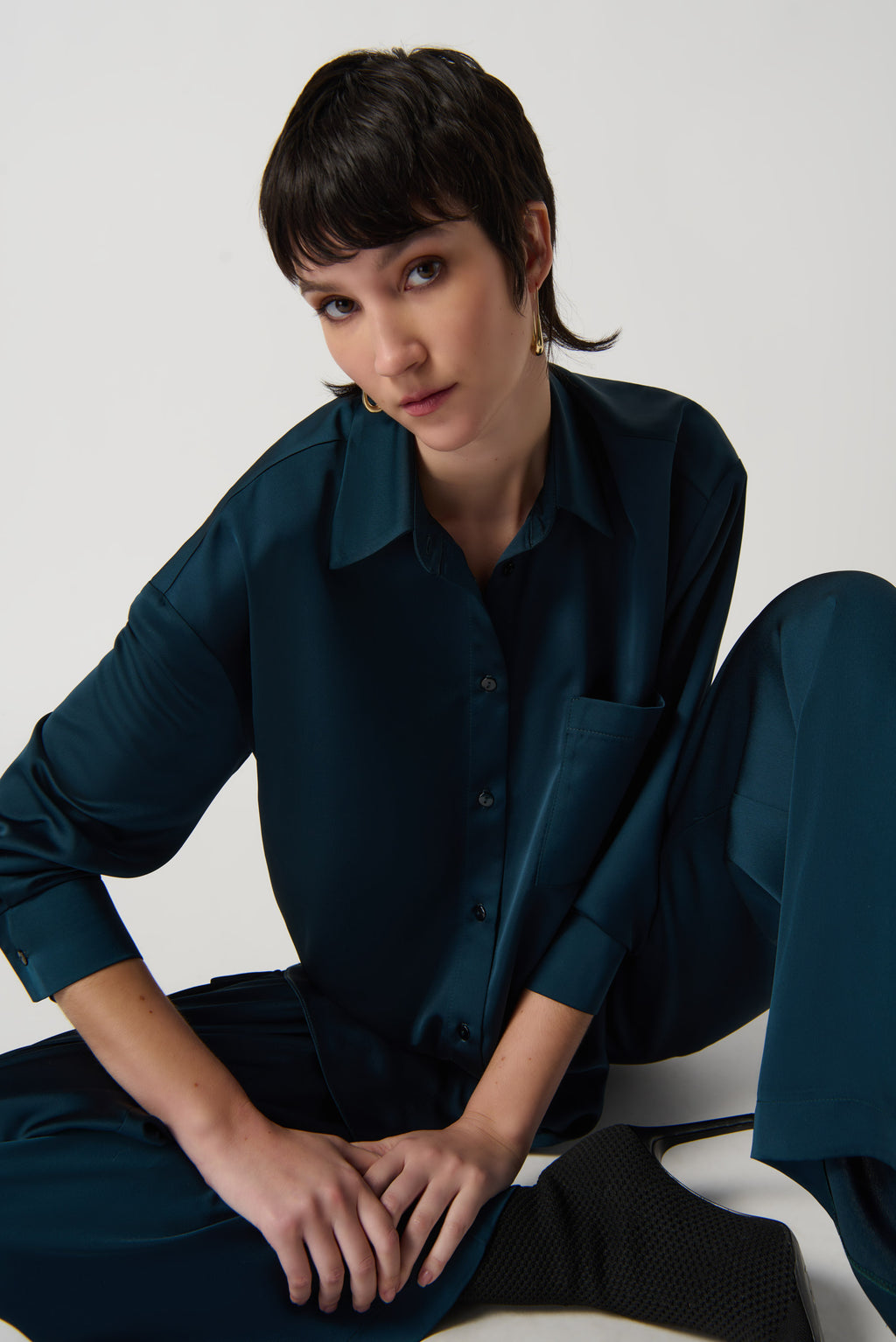 Blusa boxy satinada verde alpino 234115