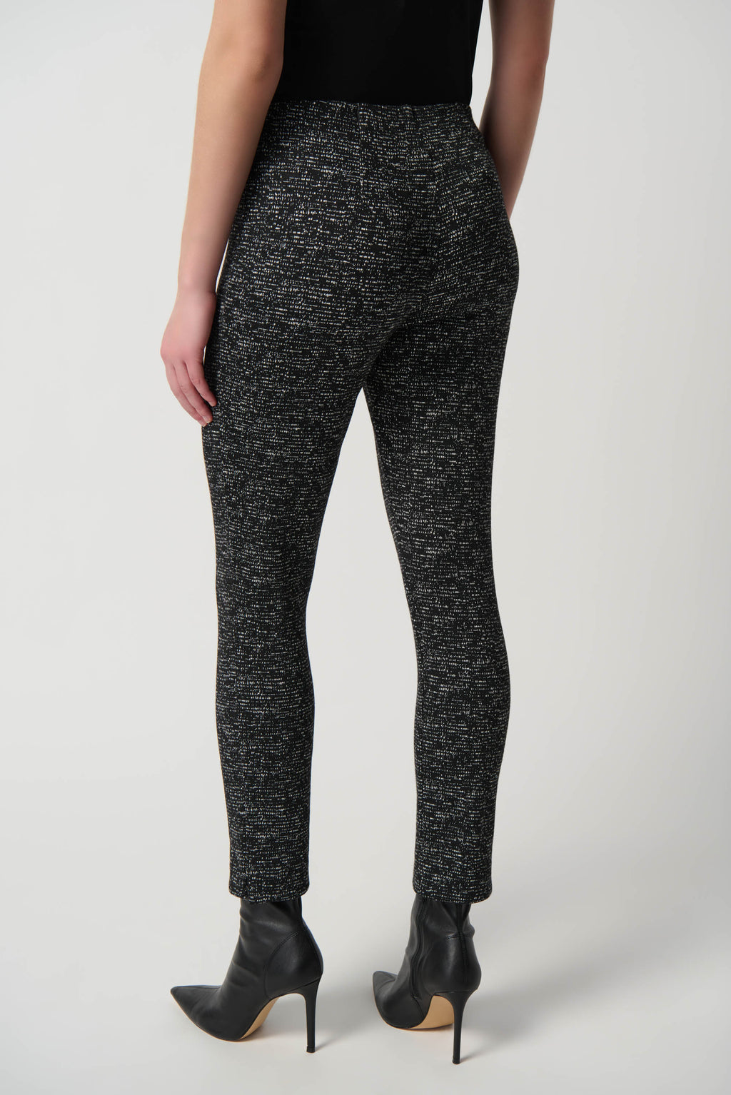 Pantalón de punto jaspeado negro 234116