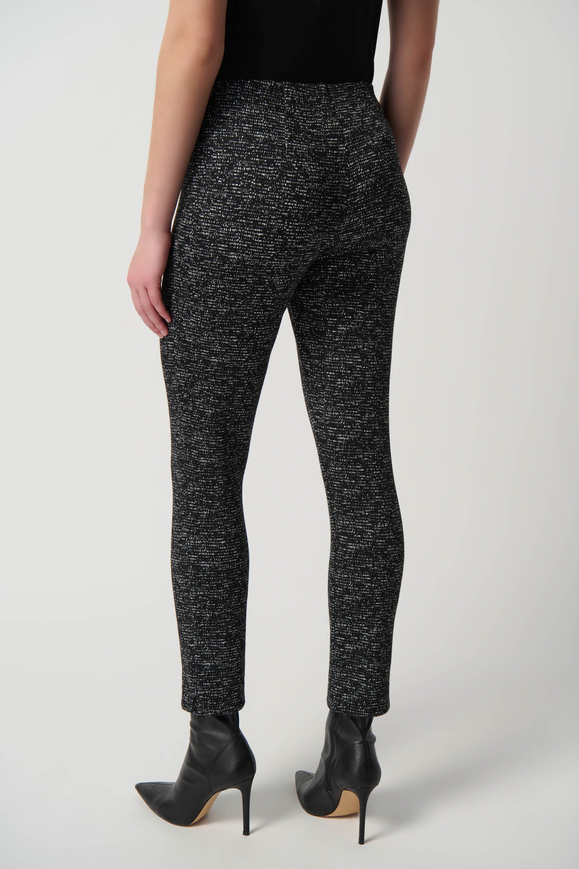 Pantalón de punto jaspeado negro 234116