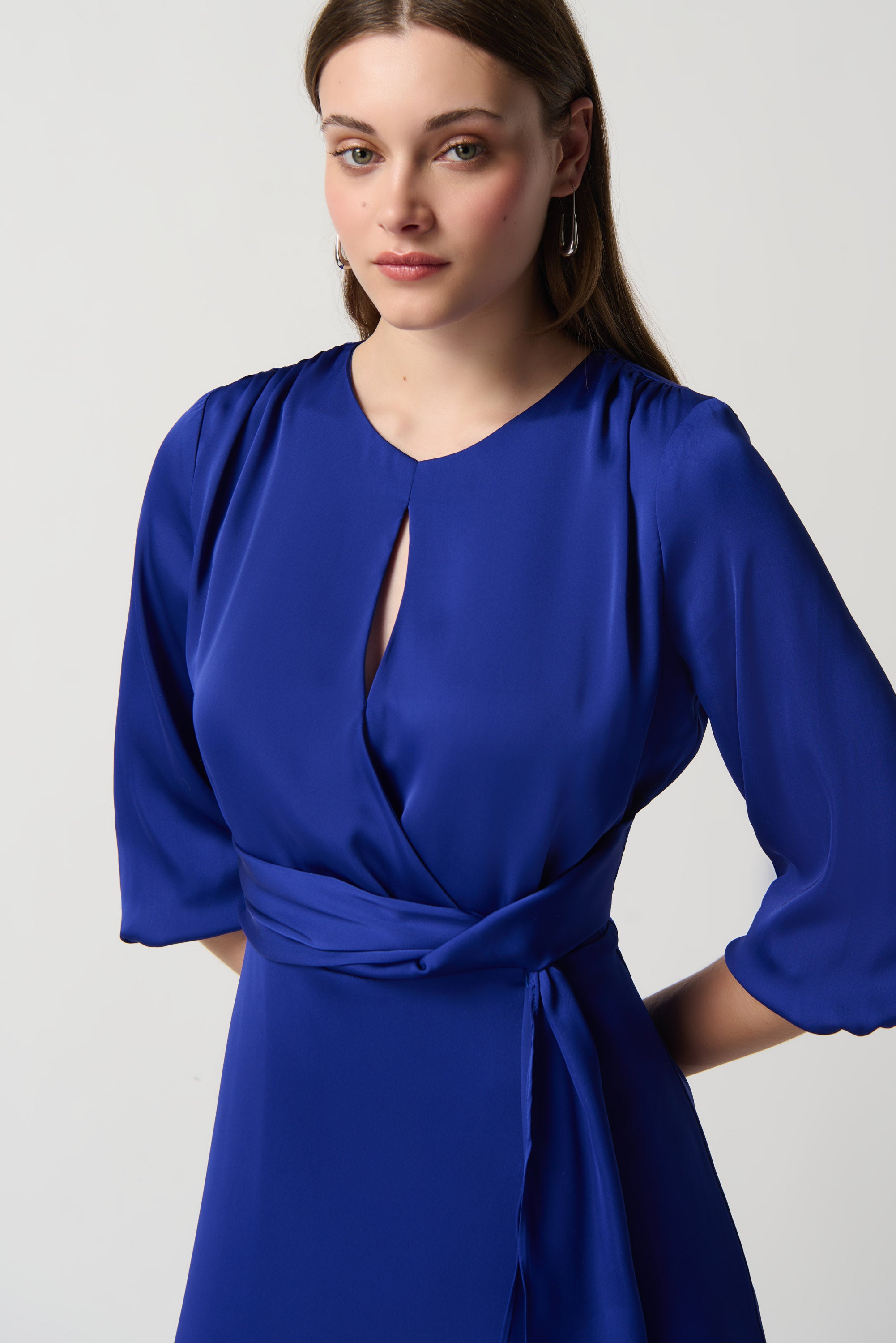 Vestido de línea A satinado azul rey 234127
