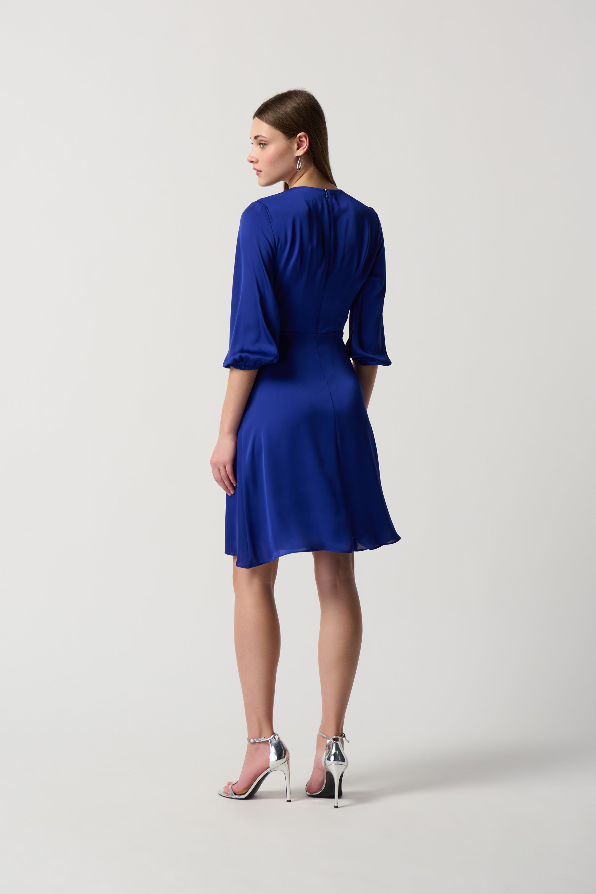 Vestido de línea A satinado azul rey 234127
