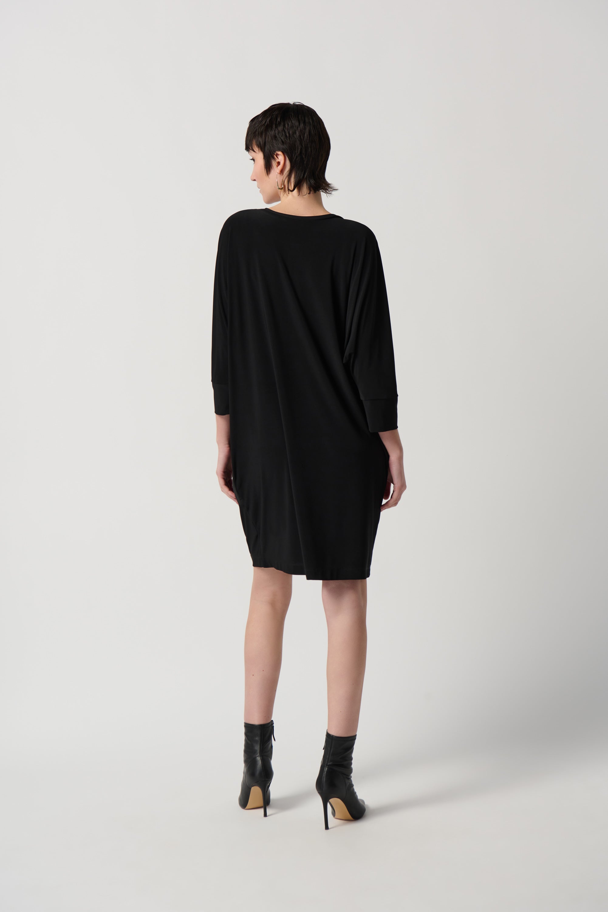 Vestido holgado negro 234159