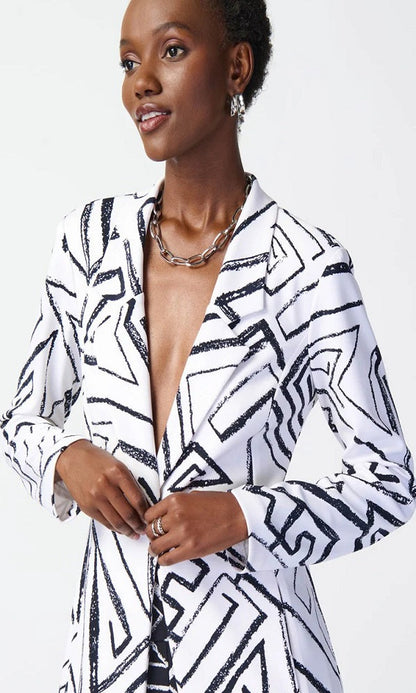 Saco tipo blazer vainilla con líneas geométricas 241034