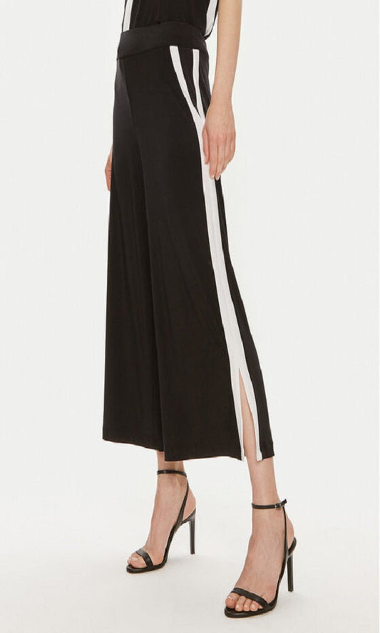 Pantalón negro amplio con franja vainilla 241058