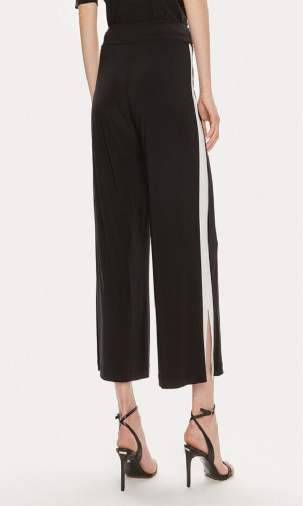 Pantalón negro amplio con franja vainilla 241058