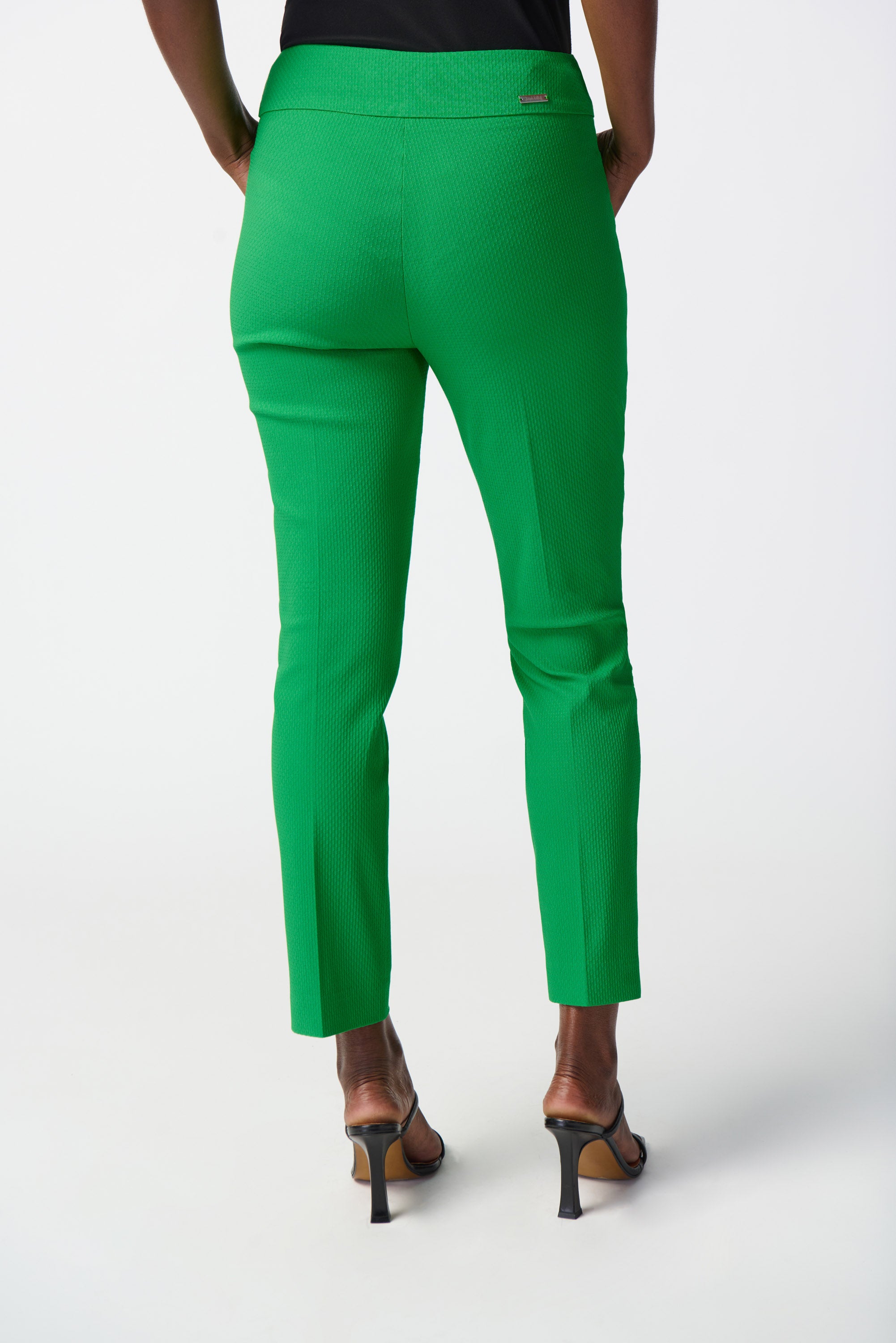 Pantalón con textura verde isla 241229