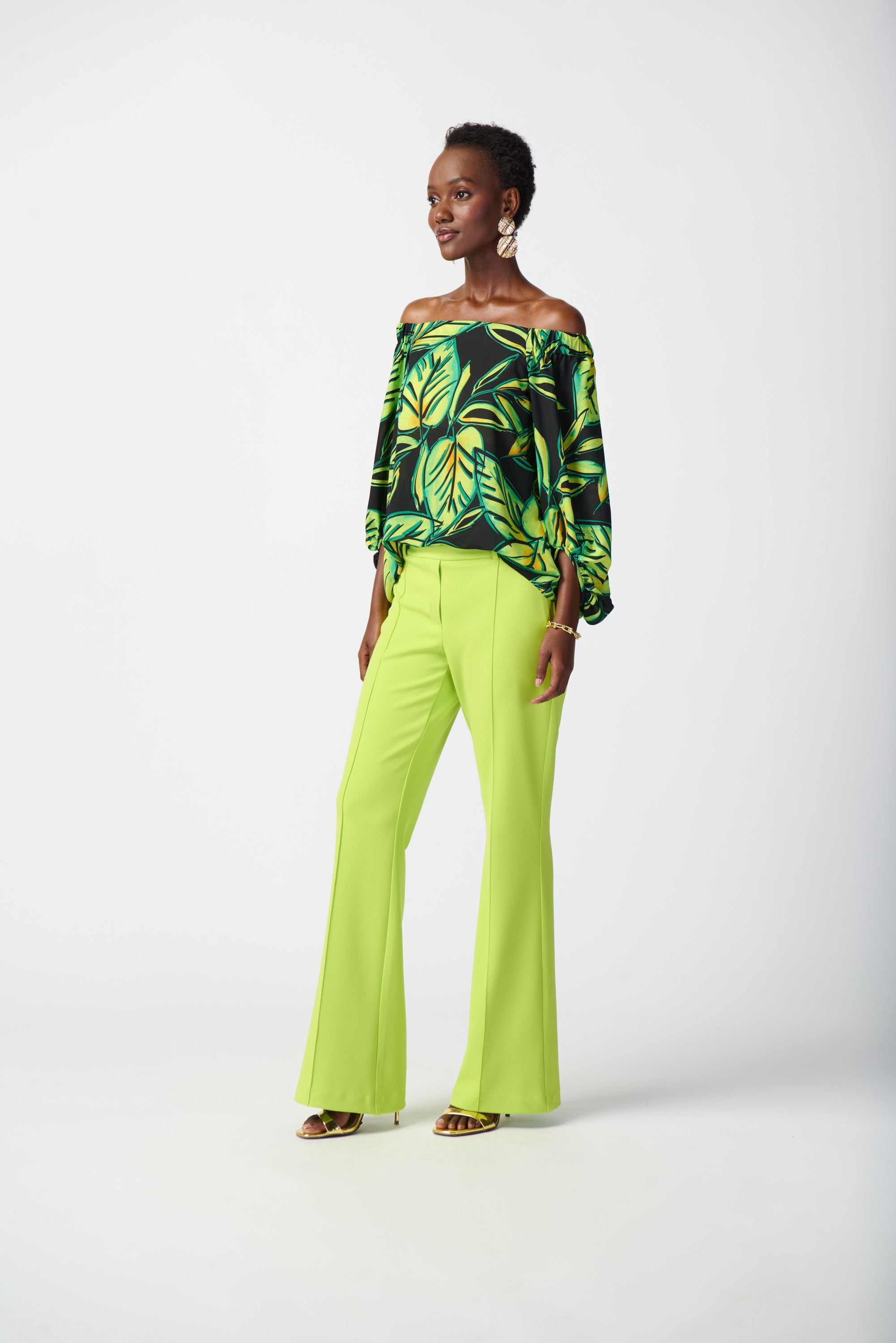 Pantalón acampanado verde limón 241248
